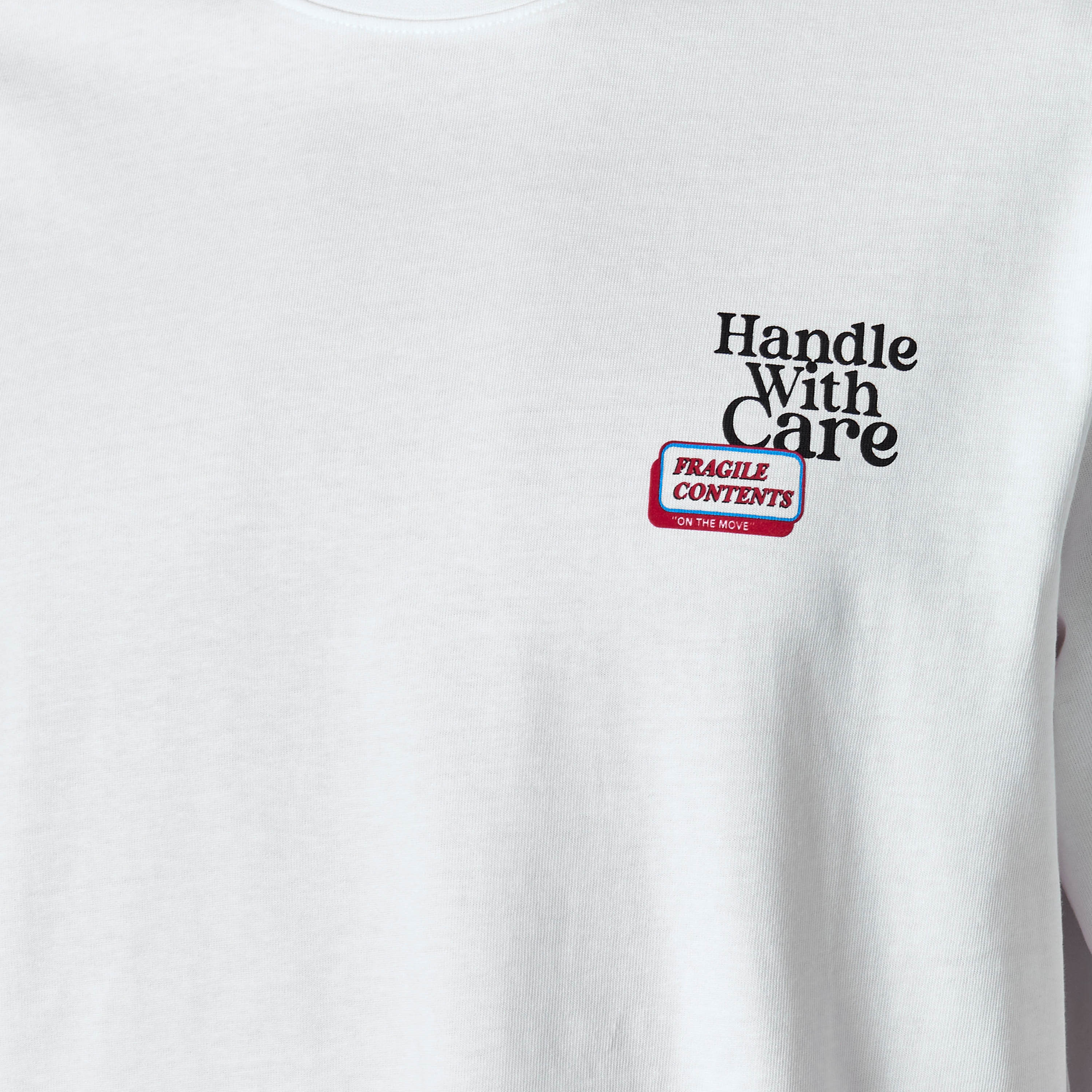 تيشيرت بقصة عادية وياقة ضيقة وأكمام قصيرة وطبعات للرجال-men-clothing-tshirtsandpolos-tshirts-image-2