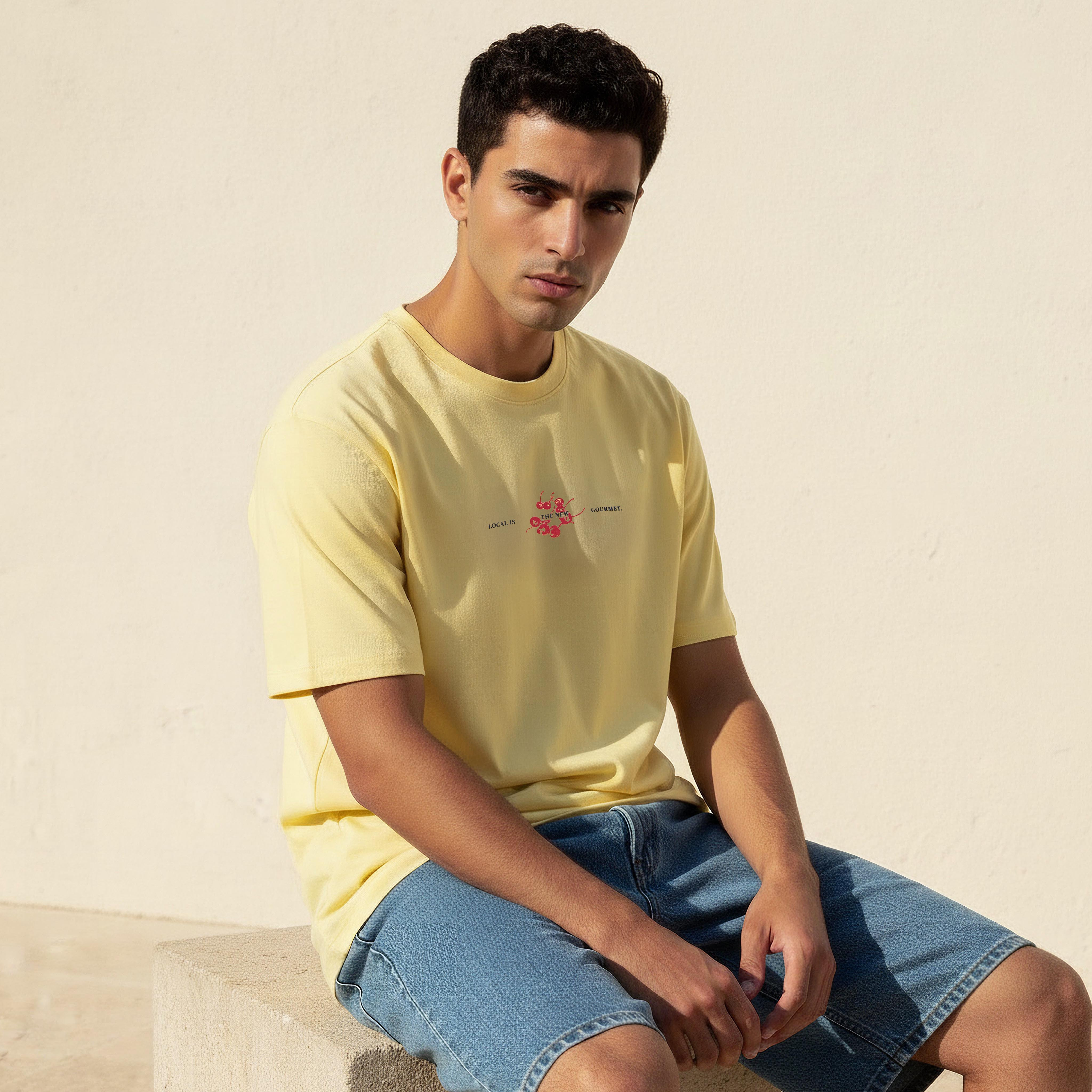 تيشيرت رجالي بطبعات جرافيك وقصة عادية وأكمام قصيرة وياقة ضيقة-men-clothing-tshirtsandpolos-tshirts-image-1