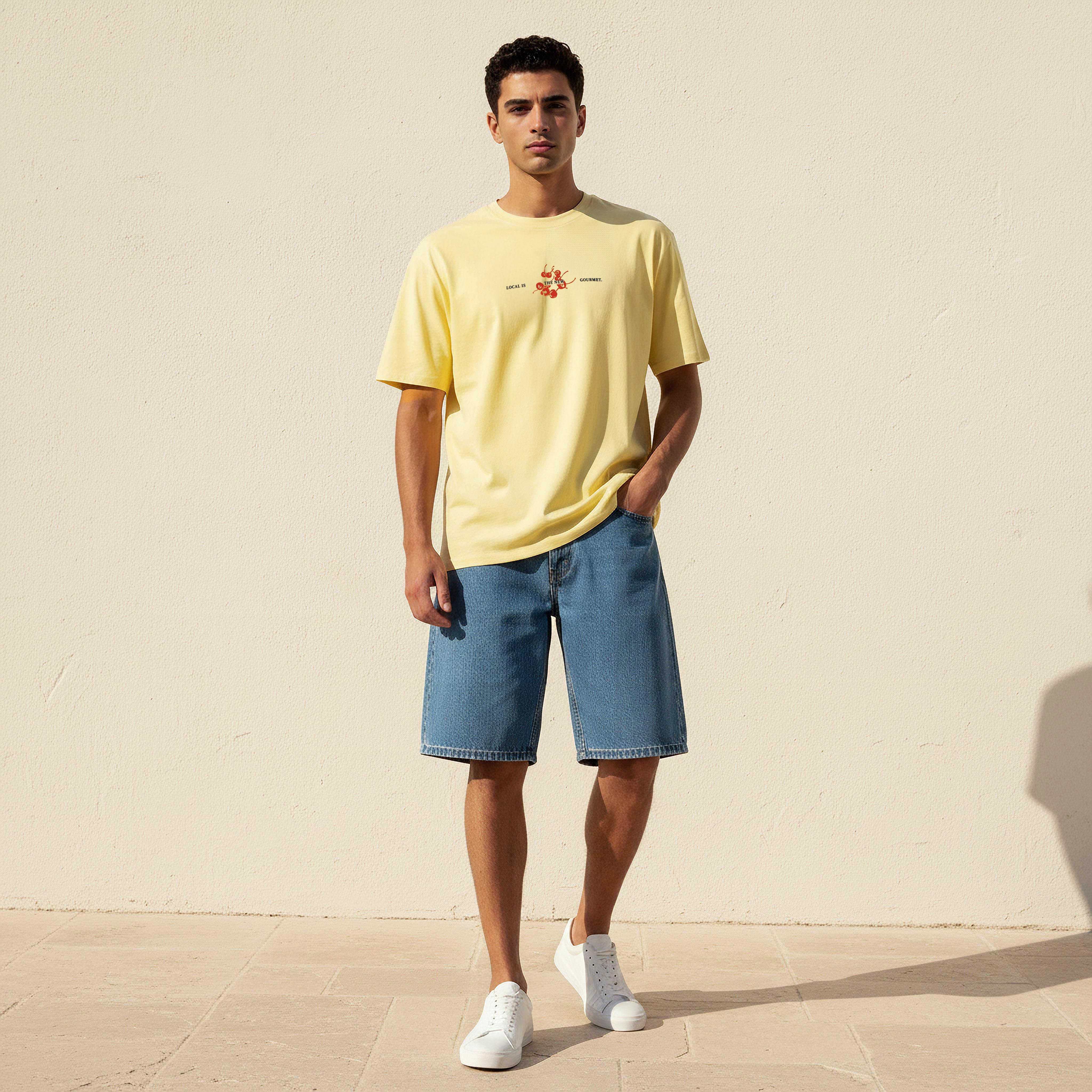 تيشيرت رجالي بطبعات جرافيك وقصة عادية وأكمام قصيرة وياقة ضيقة-men-clothing-tshirtsandpolos-tshirts-image-5