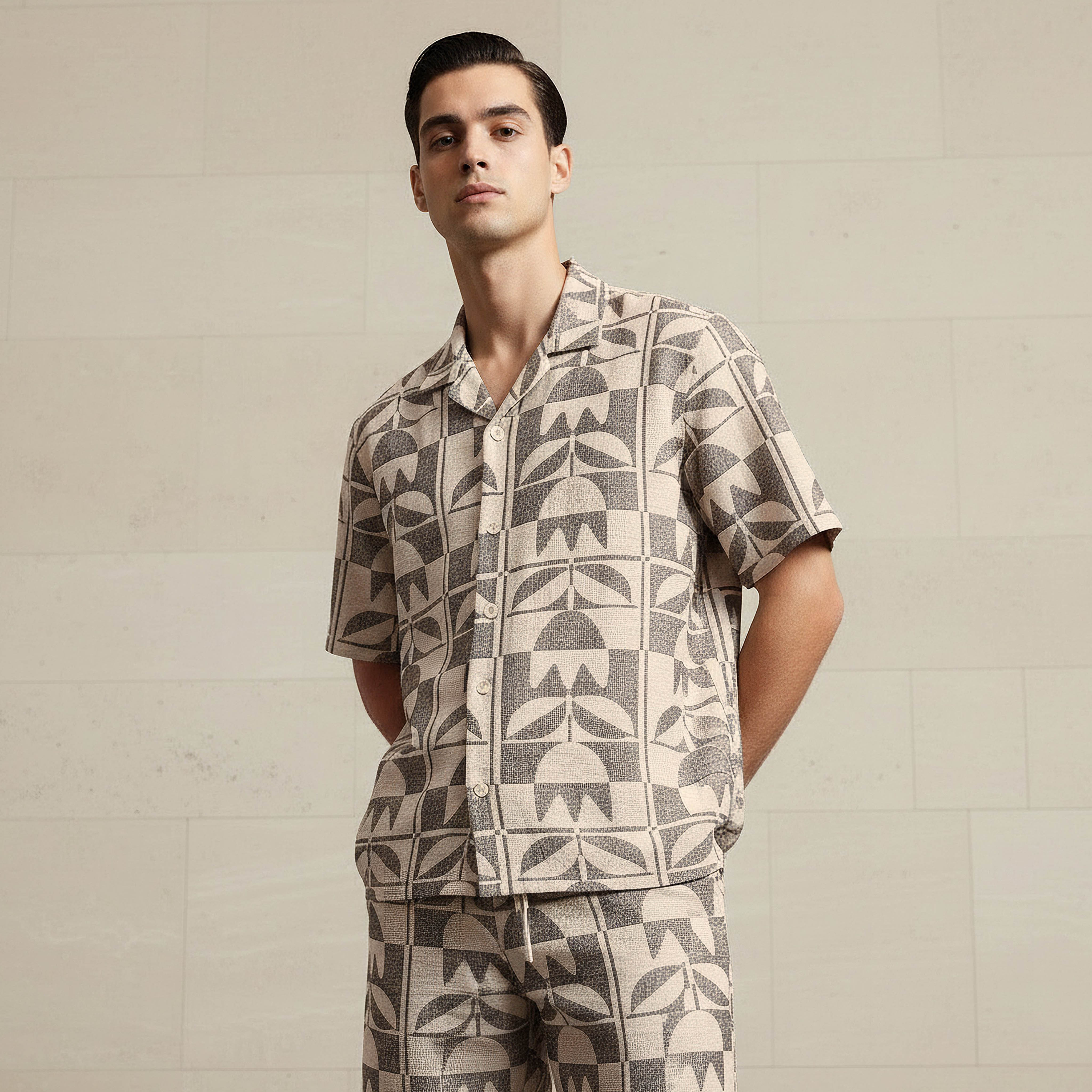 قميص جاكار رجالي بقصة عادية وياقة كامب وأكمام قصيرة-men-clothing-shirts-image-5