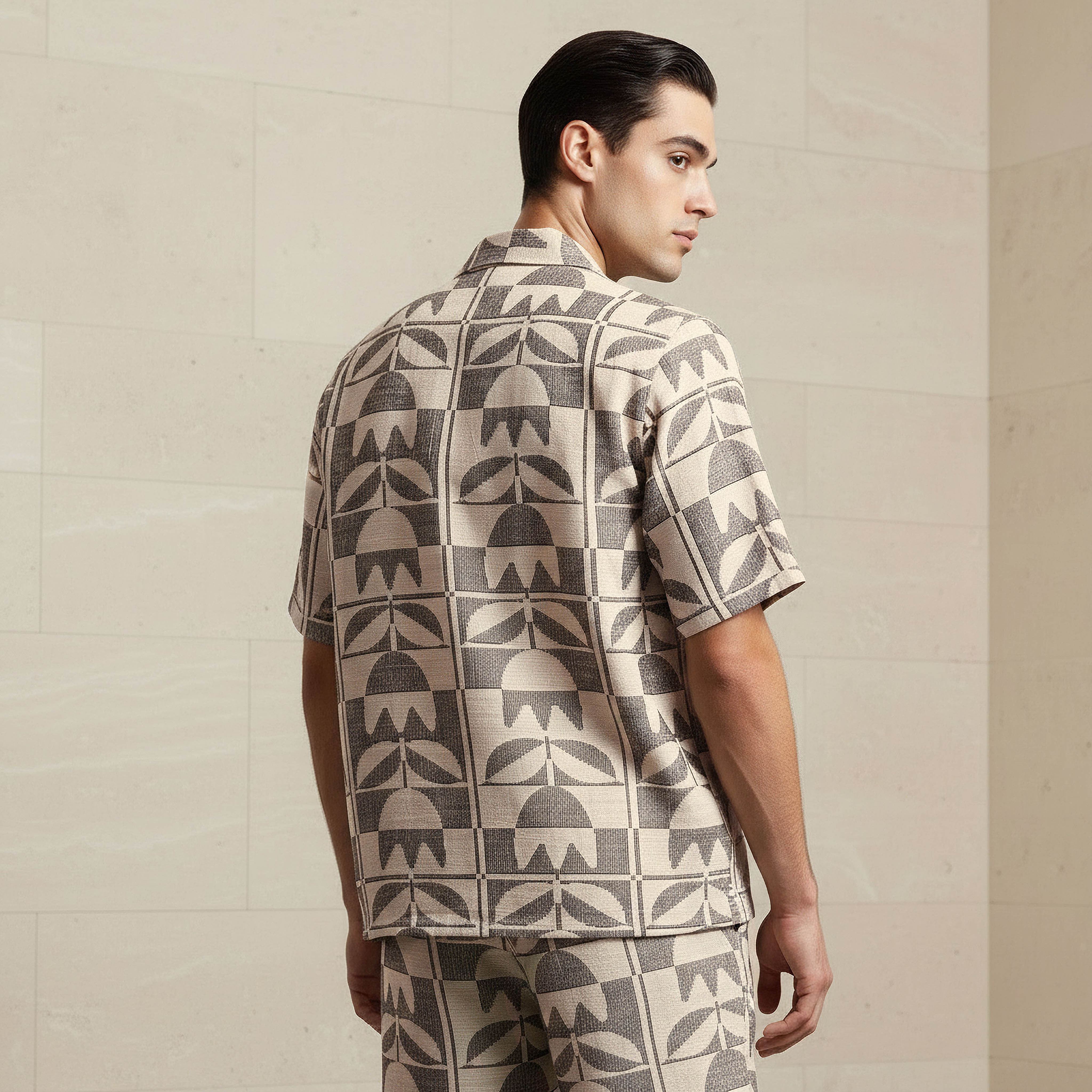 قميص جاكار رجالي بقصة عادية وياقة كامب وأكمام قصيرة-men-clothing-shirts-image-2