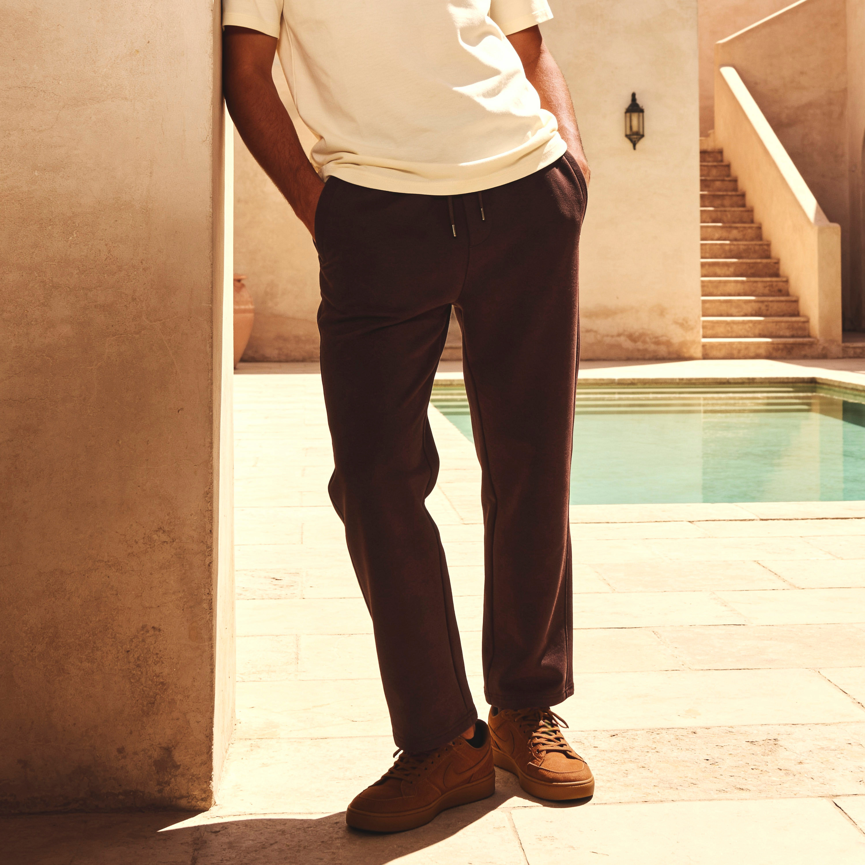 بنطلون رياضي إنترلوك بقصة مريحة للرجال-men-clothing-bottoms-joggers-image-1