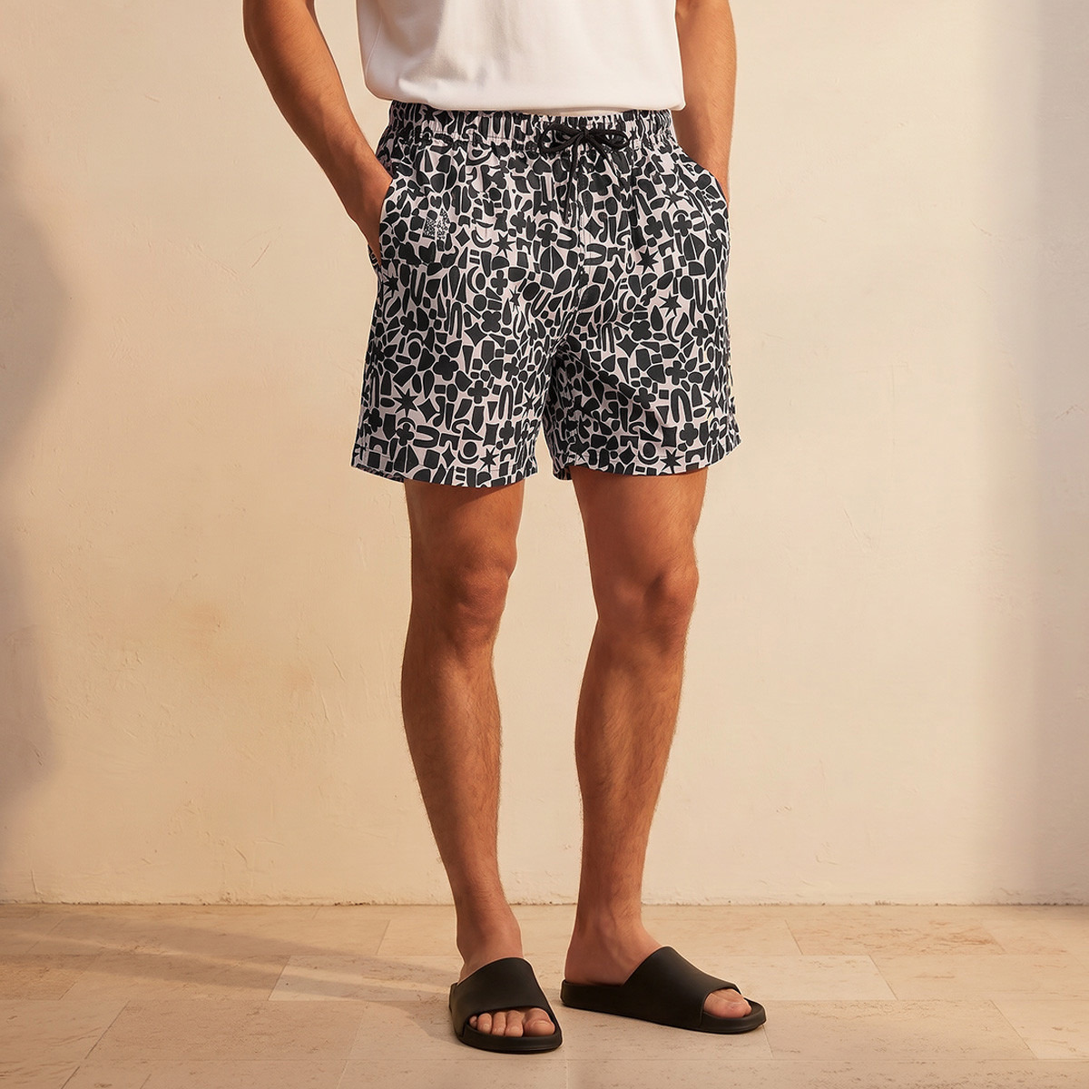شورت بطبعات للرجال-men-clothing-swimandbeach-shorts-image-1