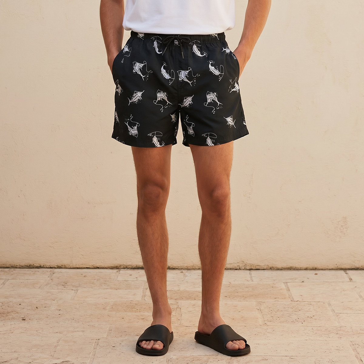 شورت بطبعات للرجال-men-clothing-swimandbeach-shorts-image-1