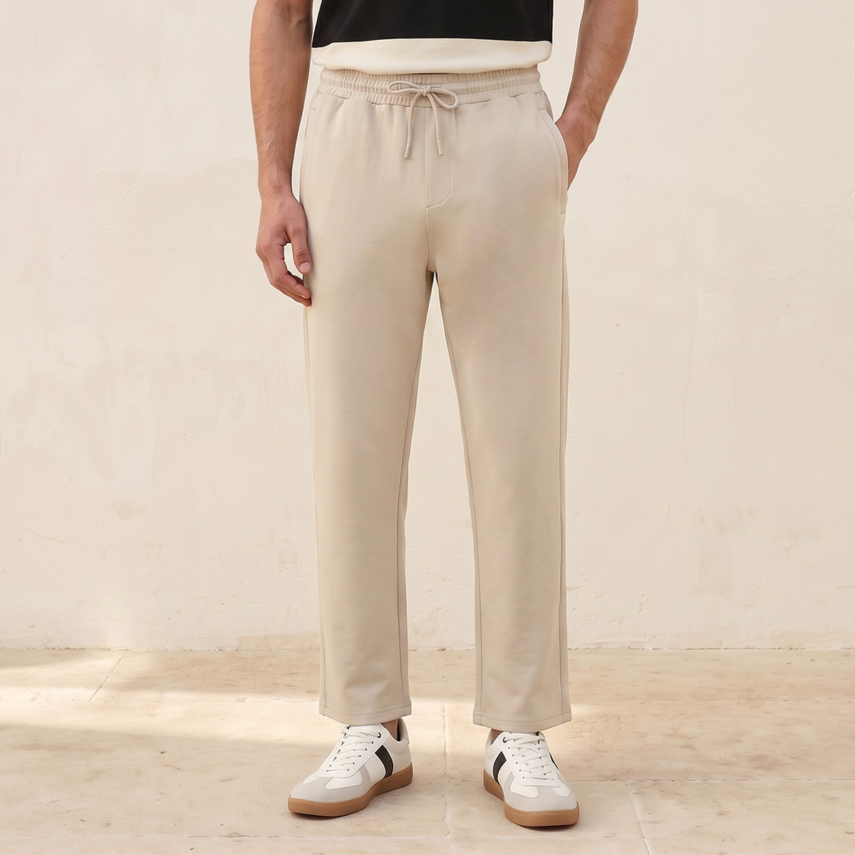 بنطلون رياضي بقصّة عادية وخصر رباط من سبلاش يوث -men-clothing-bottoms-trousersandchinos-trousers-image-1