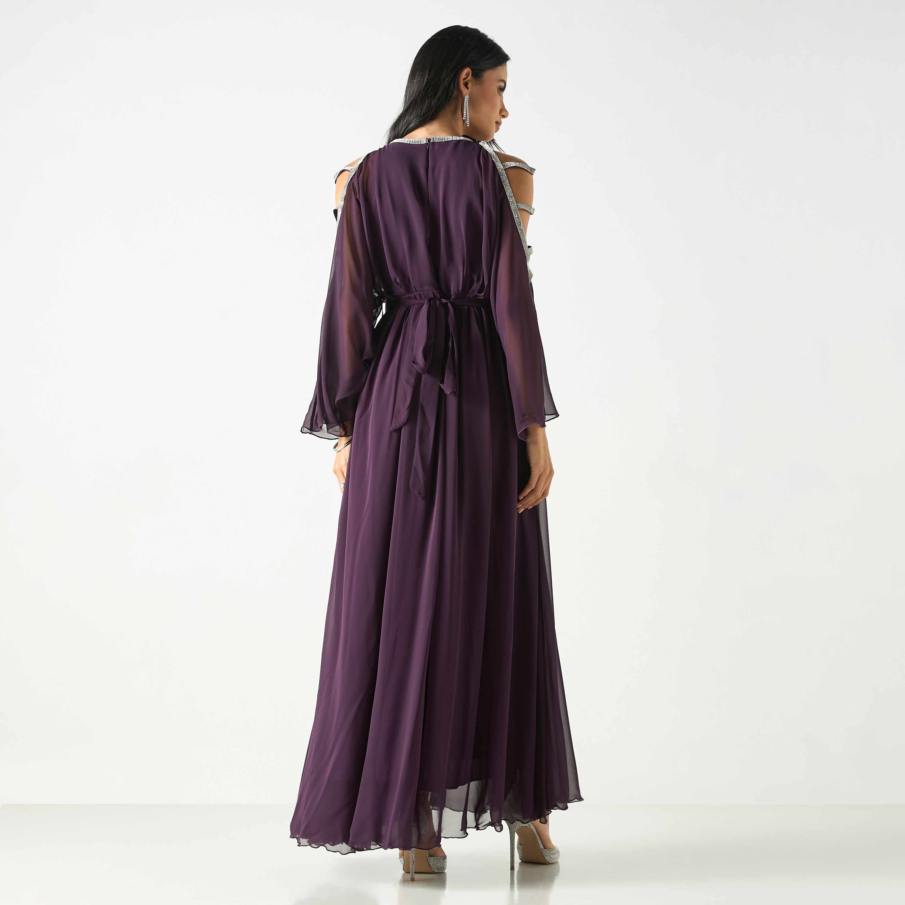 فستان طويل بأكتاف مكشوفة وتزيينات من جولدن أبل-women-clothing-dresses-image-3