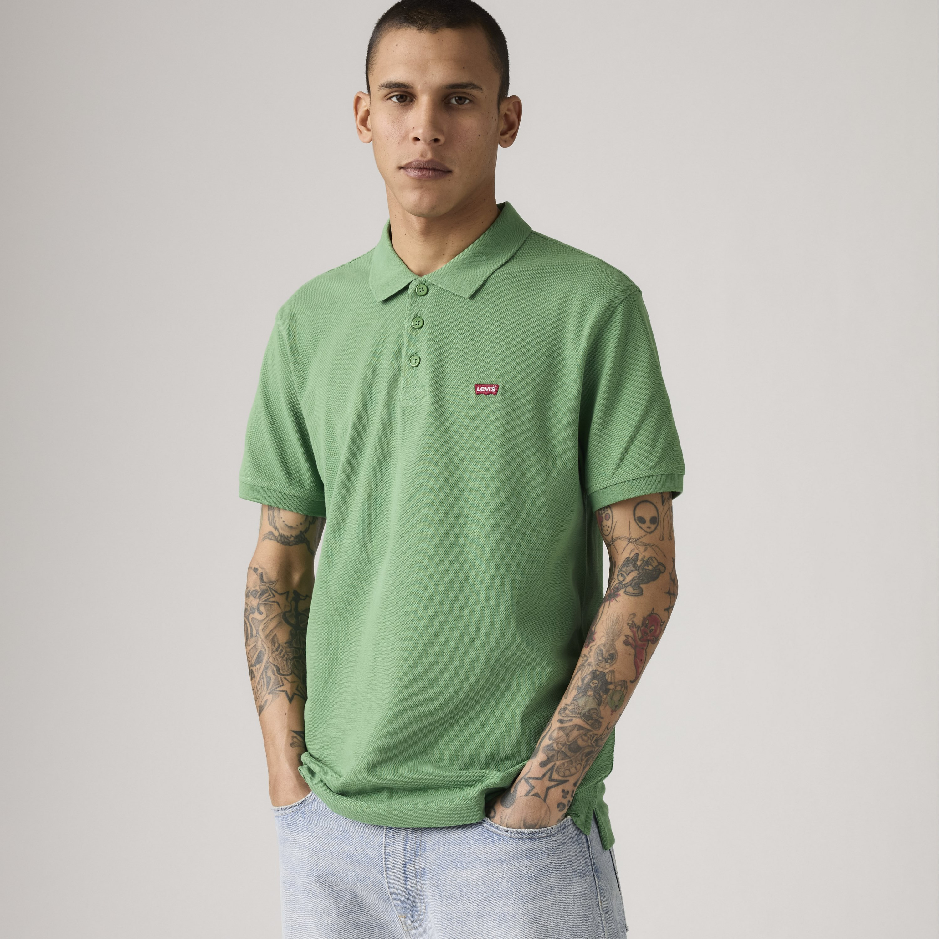 تي شيرت بولو رجالي سادة بأكمام قصيرة وياقة من ليفايس-men-clothing-tshirtsandpolos-polos-image-1
