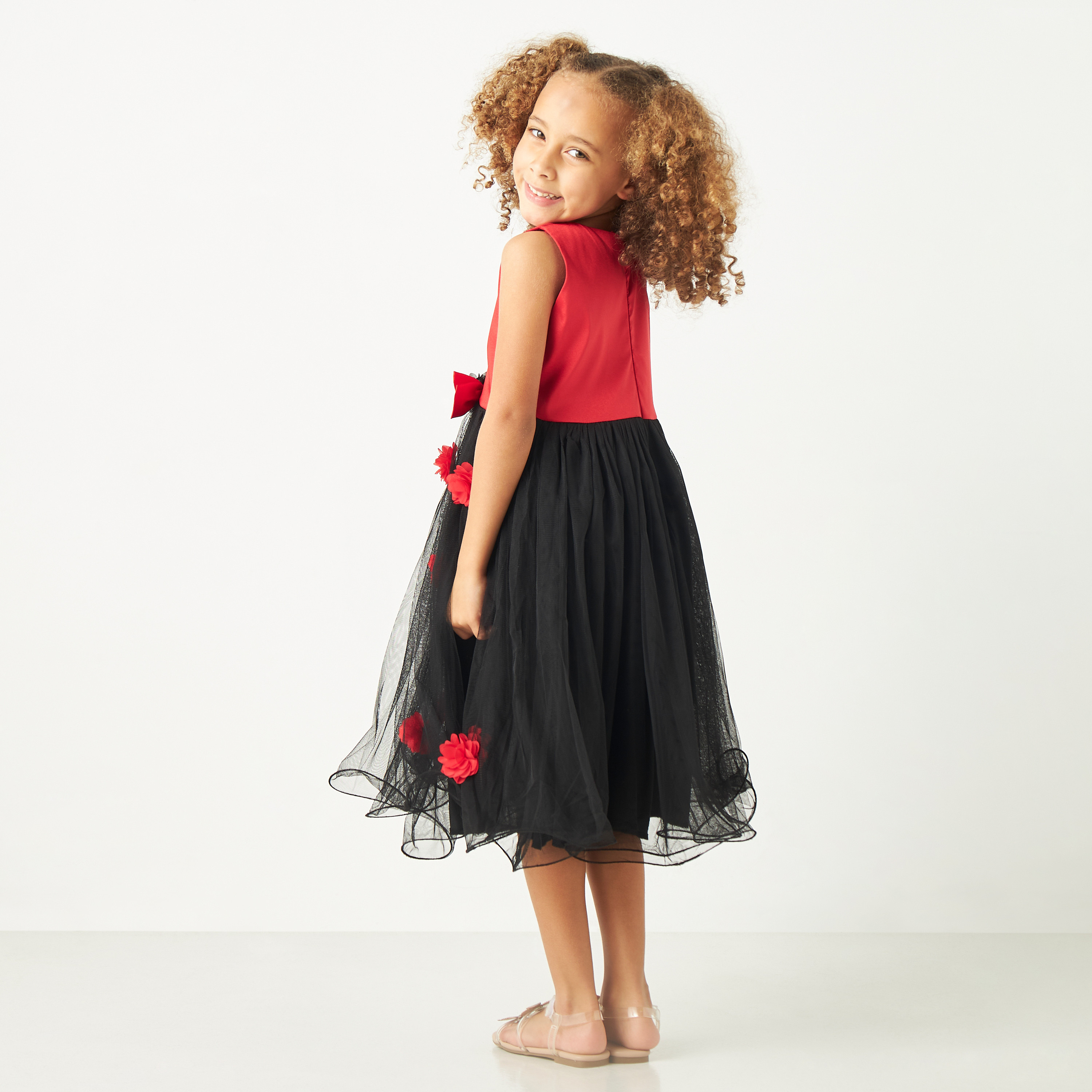 فستان دون أكمام بقوالب ملونة وتزيينات زهور من ليتل جولدن أبل-girls-clothing-dressesandjumpsuits-image-3