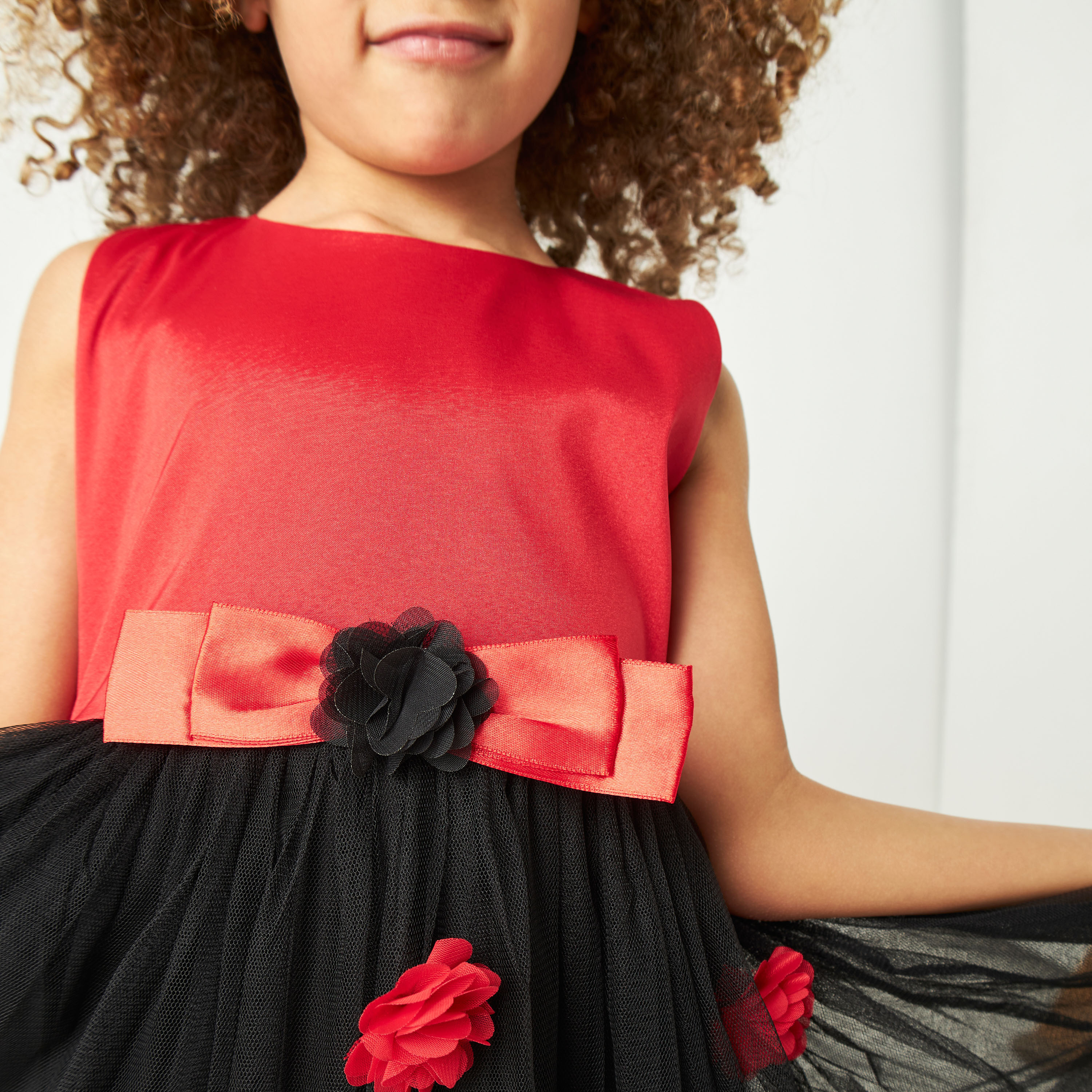 فستان دون أكمام بقوالب ملونة وتزيينات زهور من ليتل جولدن أبل-girls-clothing-dressesandjumpsuits-image-4