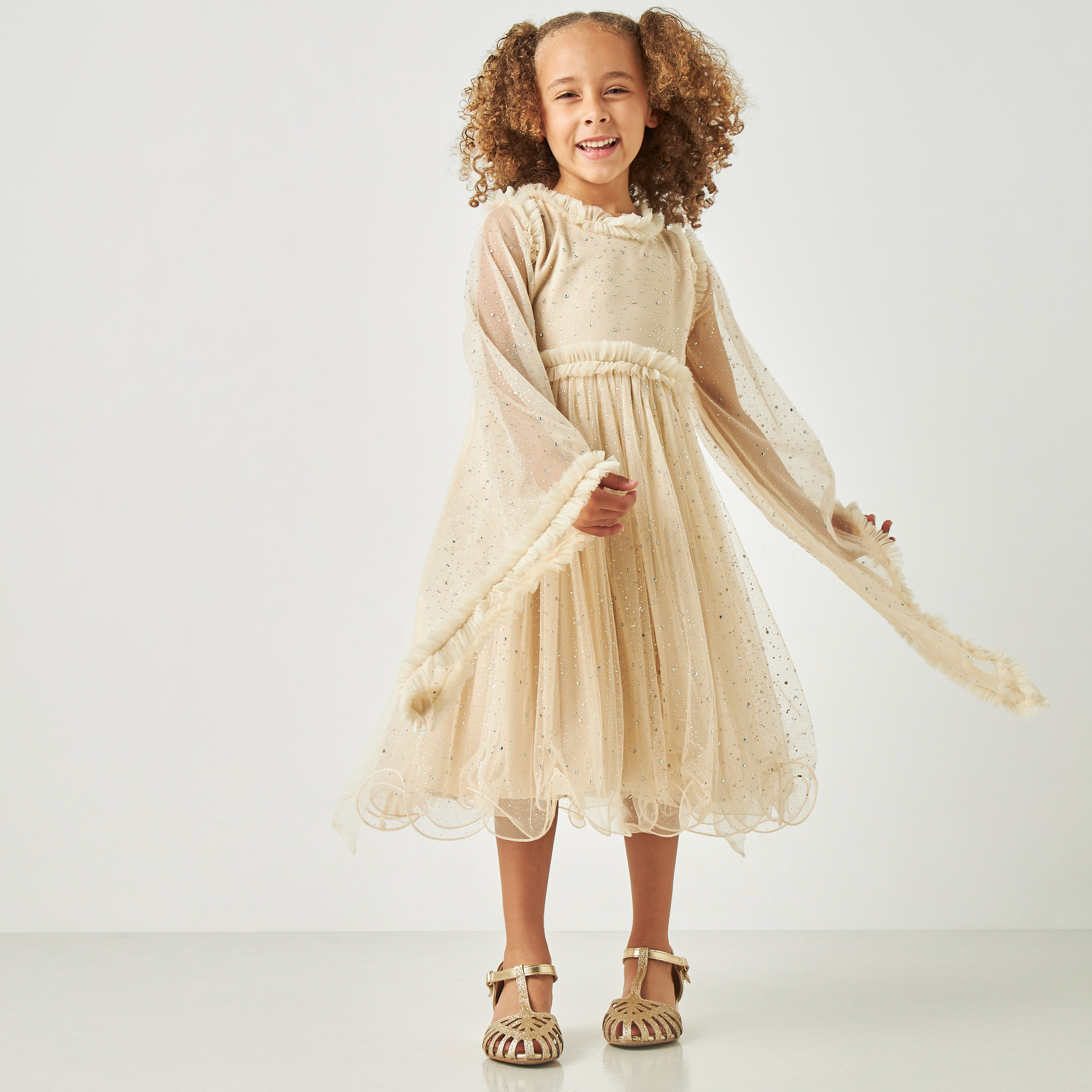 فستان مزين بأكمام جرس وتفاصيل كشكش من ليتل جولدن أبل-girls-clothing-dressesandjumpsuits-image-6