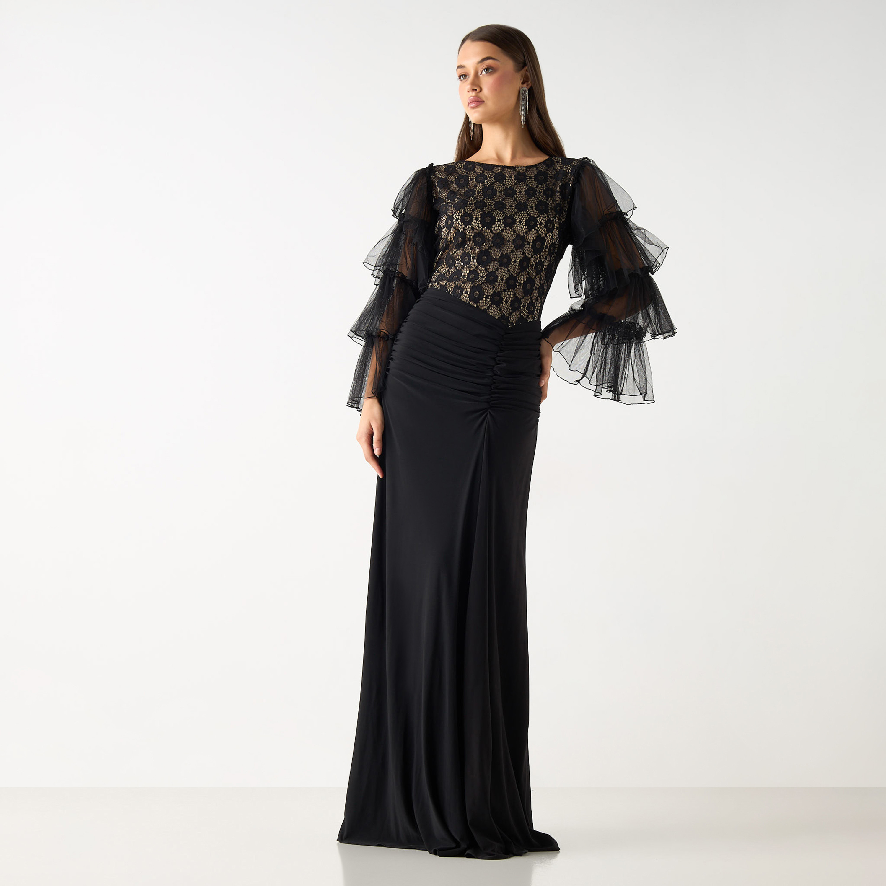 فستان ماكسي سادة بدانتيل وكشكش من جولدن آبل-women-clothing-dresses-image-1