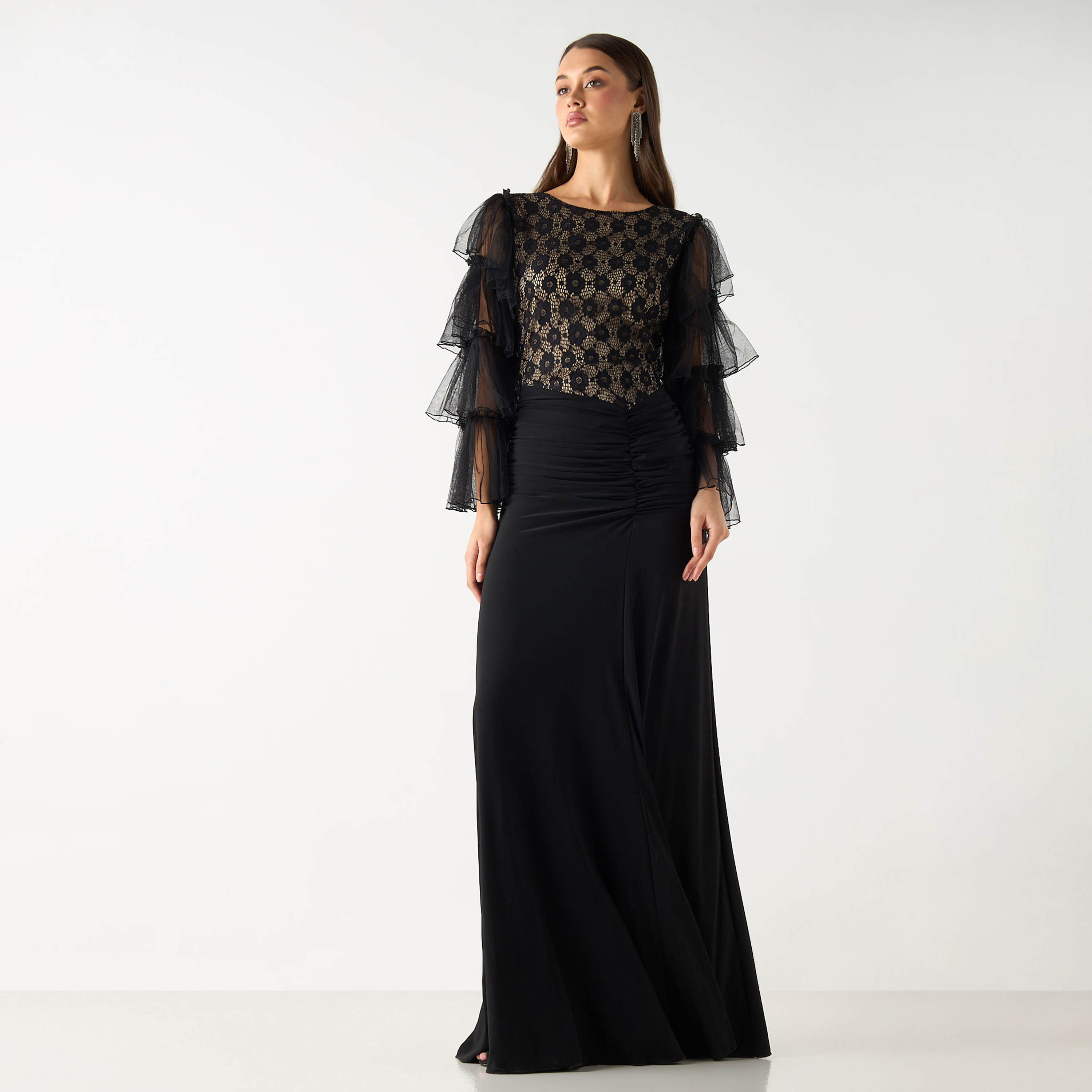 فستان ماكسي سادة بدانتيل وكشكش من جولدن آبل-women-clothing-dresses-image-2