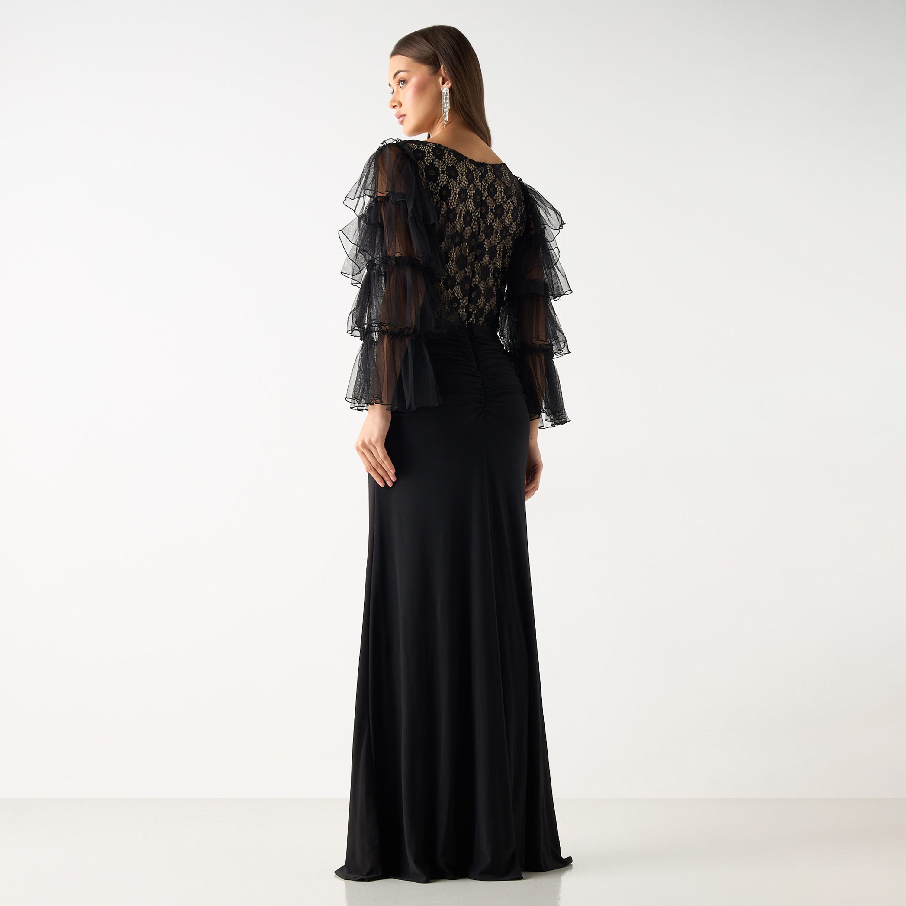 فستان ماكسي سادة بدانتيل وكشكش من جولدن آبل-women-clothing-dresses-image-3