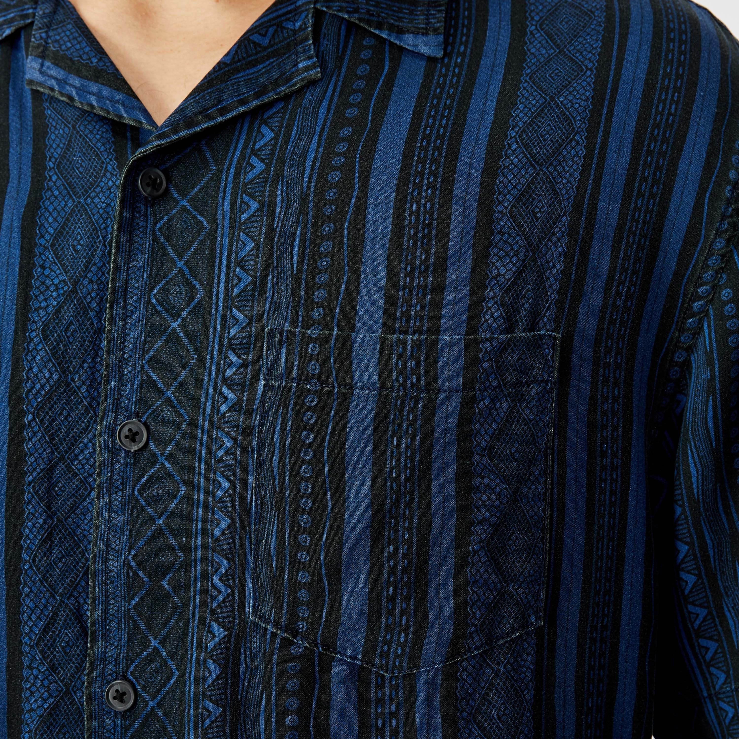 قميص مخطط بأكمام قصيرة وجيب خارجي من كوتون أون-men-clothing-shirts-image-4