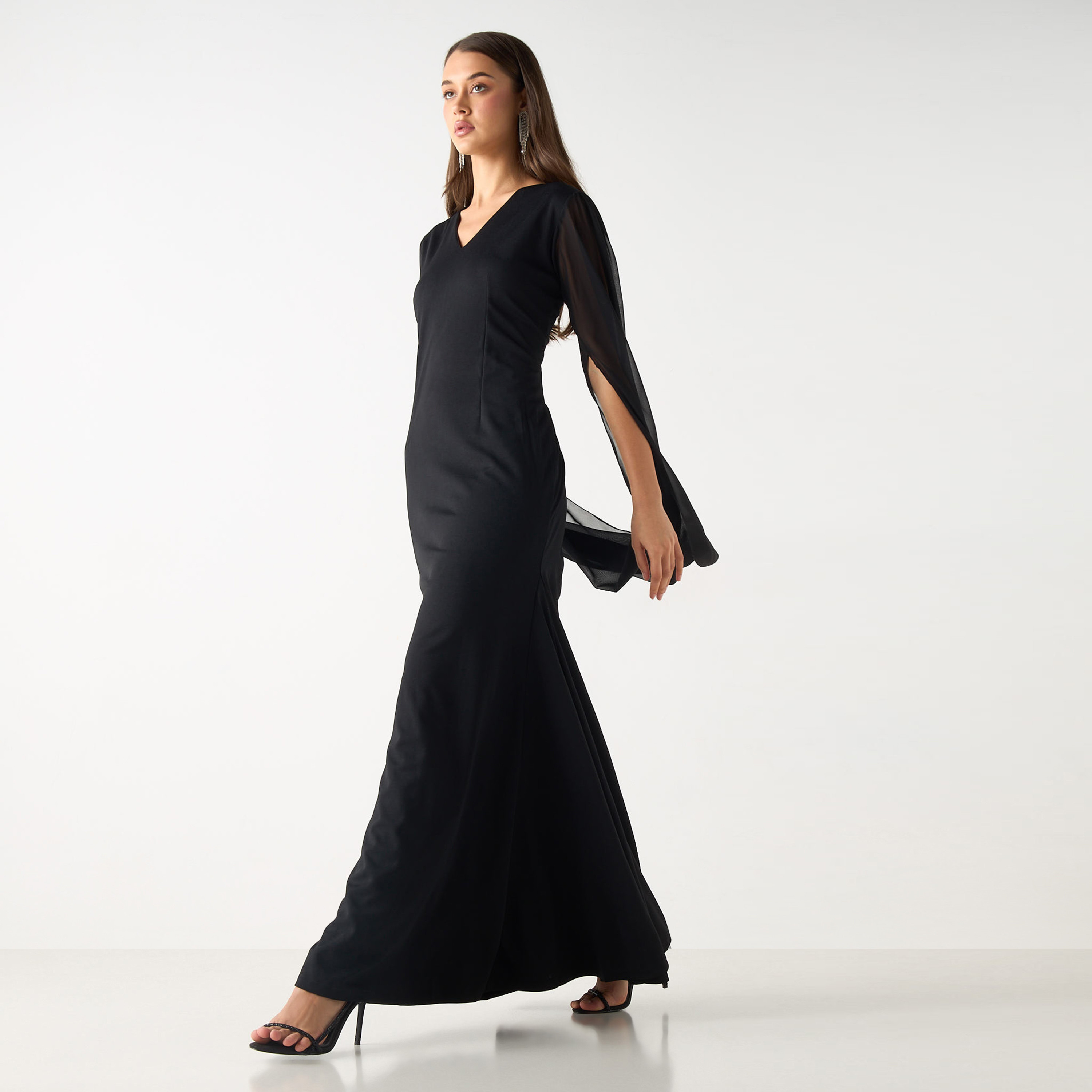 فستان طويل سادة بأكمام طويلة بفتحة وياقة شكل حرف v من جولدن أبل-women-clothing-dresses-image-7