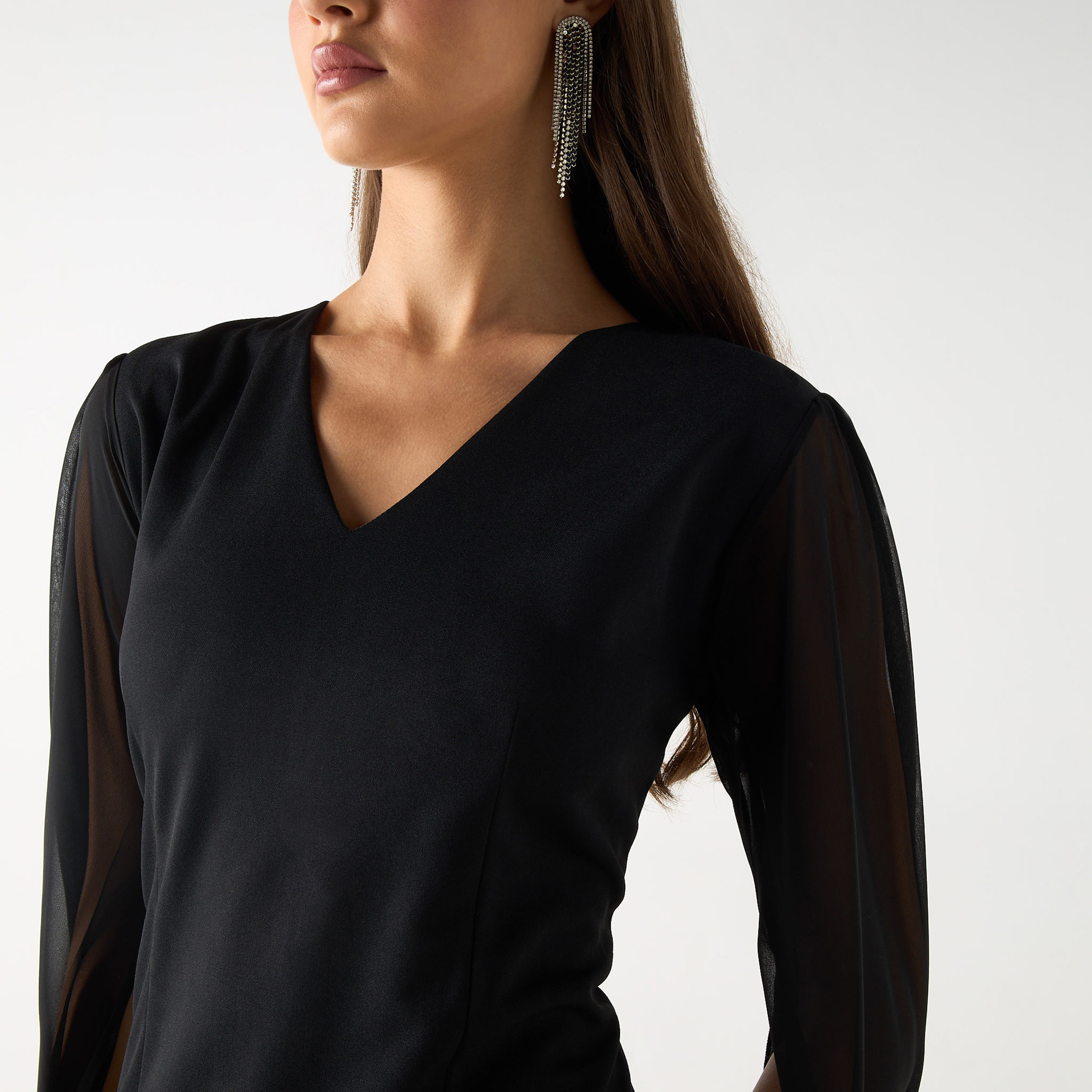 فستان طويل سادة بأكمام طويلة بفتحة وياقة شكل حرف v من جولدن أبل-women-clothing-dresses-image-11