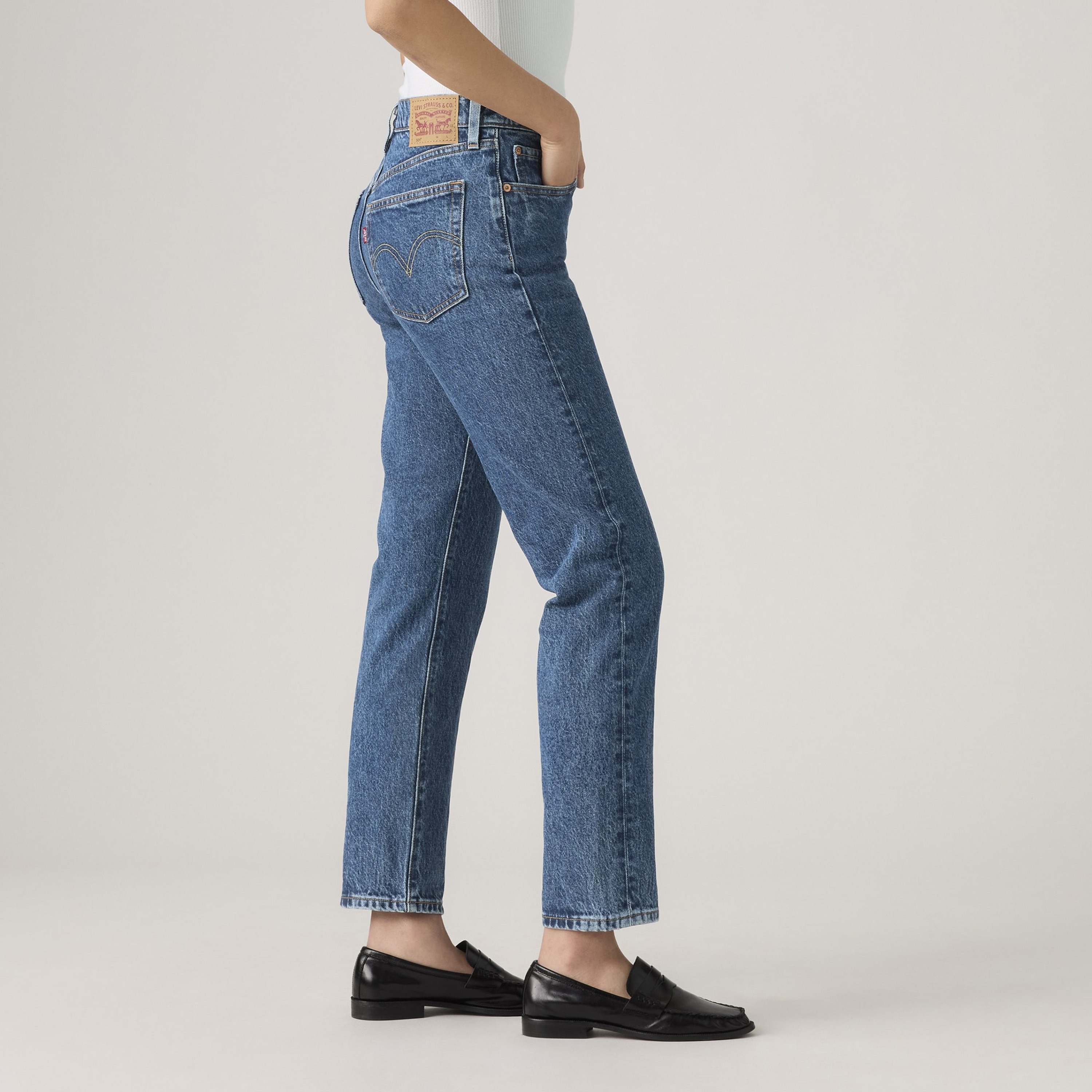 Levi's 501 Regular Fit Blue 5-Pocket Women's Jeans Inseam 30-women-clothing-bottoms-jeans-image-3