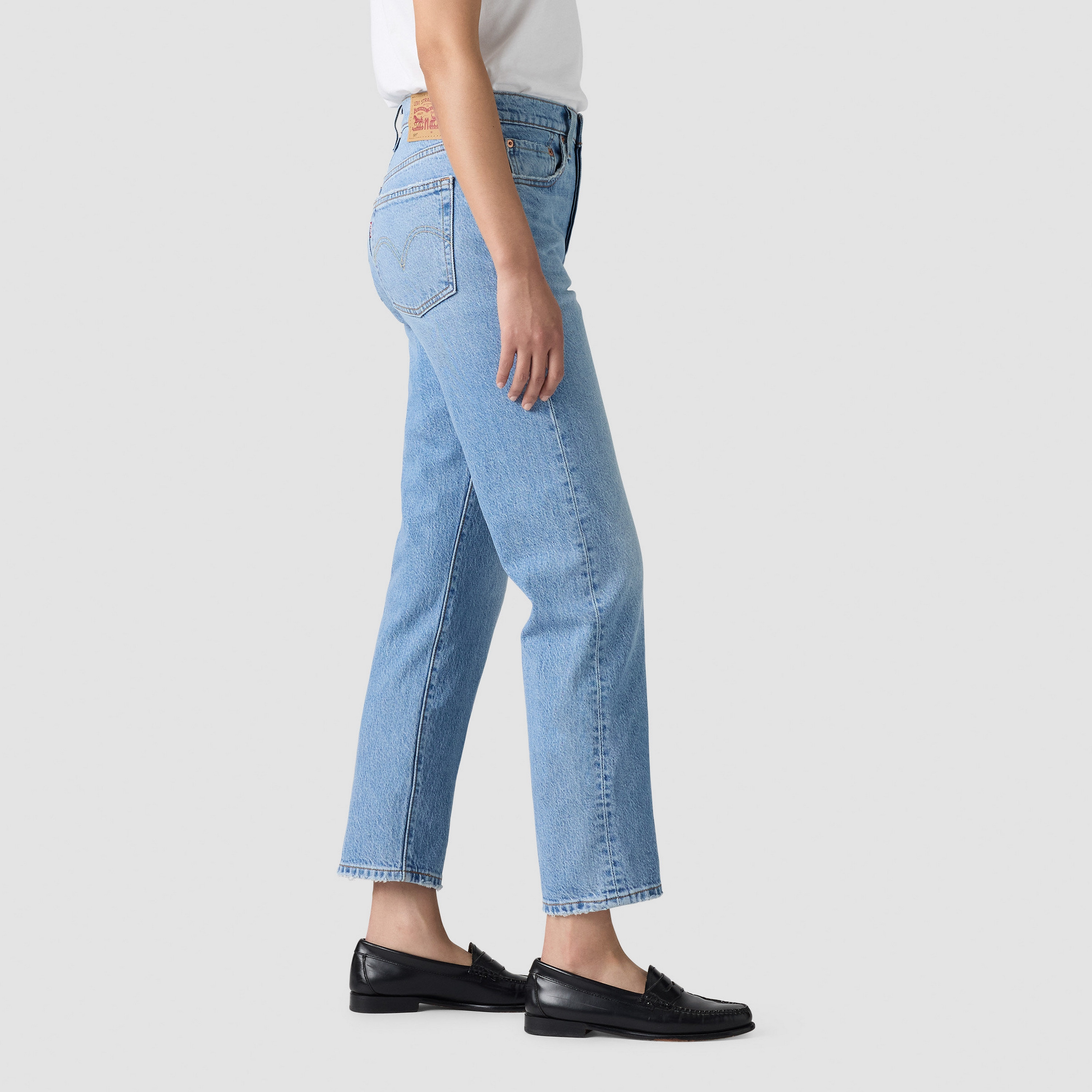 بنطلون جينز نسائي 501 بقصة عادية أزرق بخمسة جيوب مقاس 30 سم من ليفايس-women-clothing-bottoms-jeans-image-2