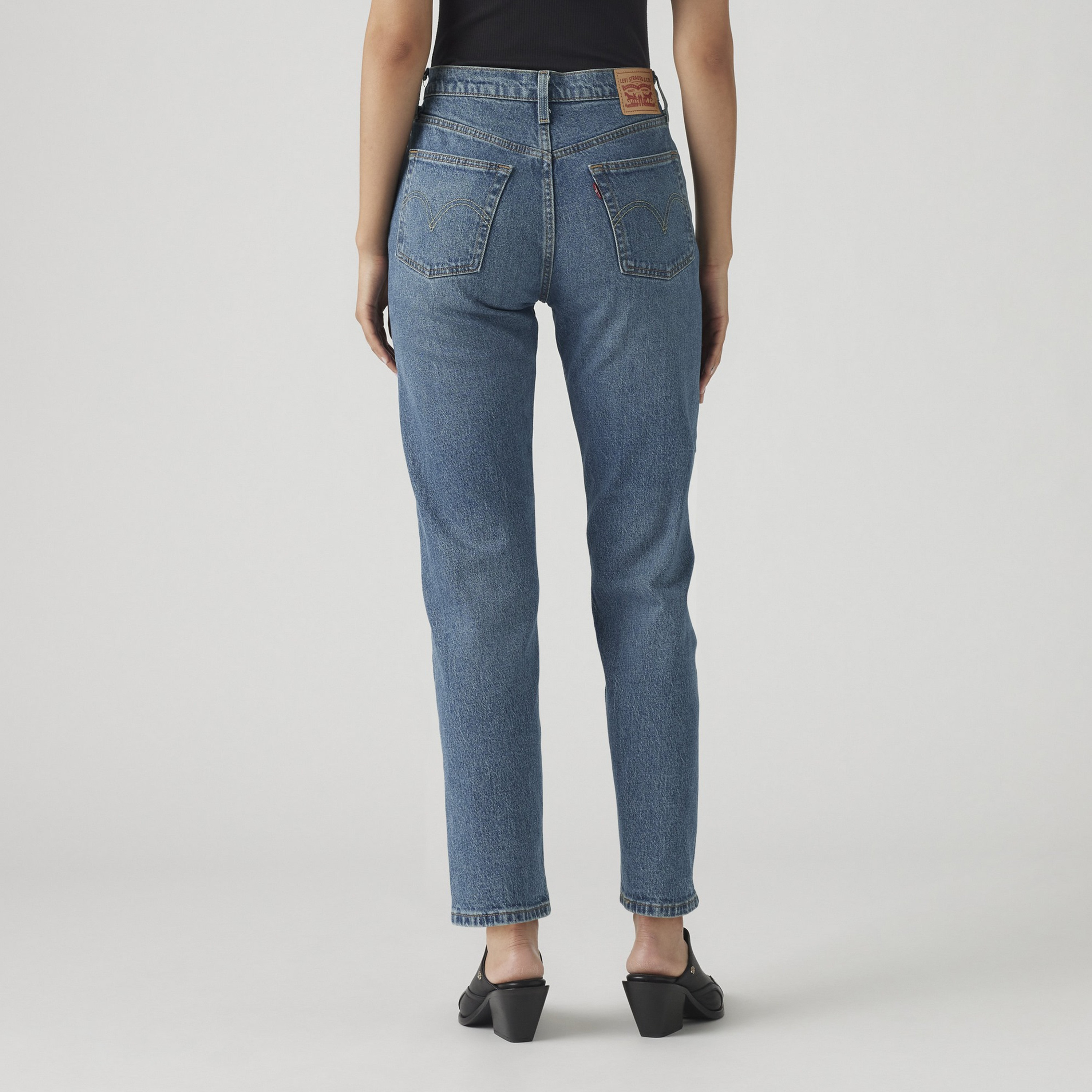 Levi's 501 Regular Fit Blue 5-Pocket Women's Jeans Inseam 30-women-clothing-bottoms-jeans-image-4