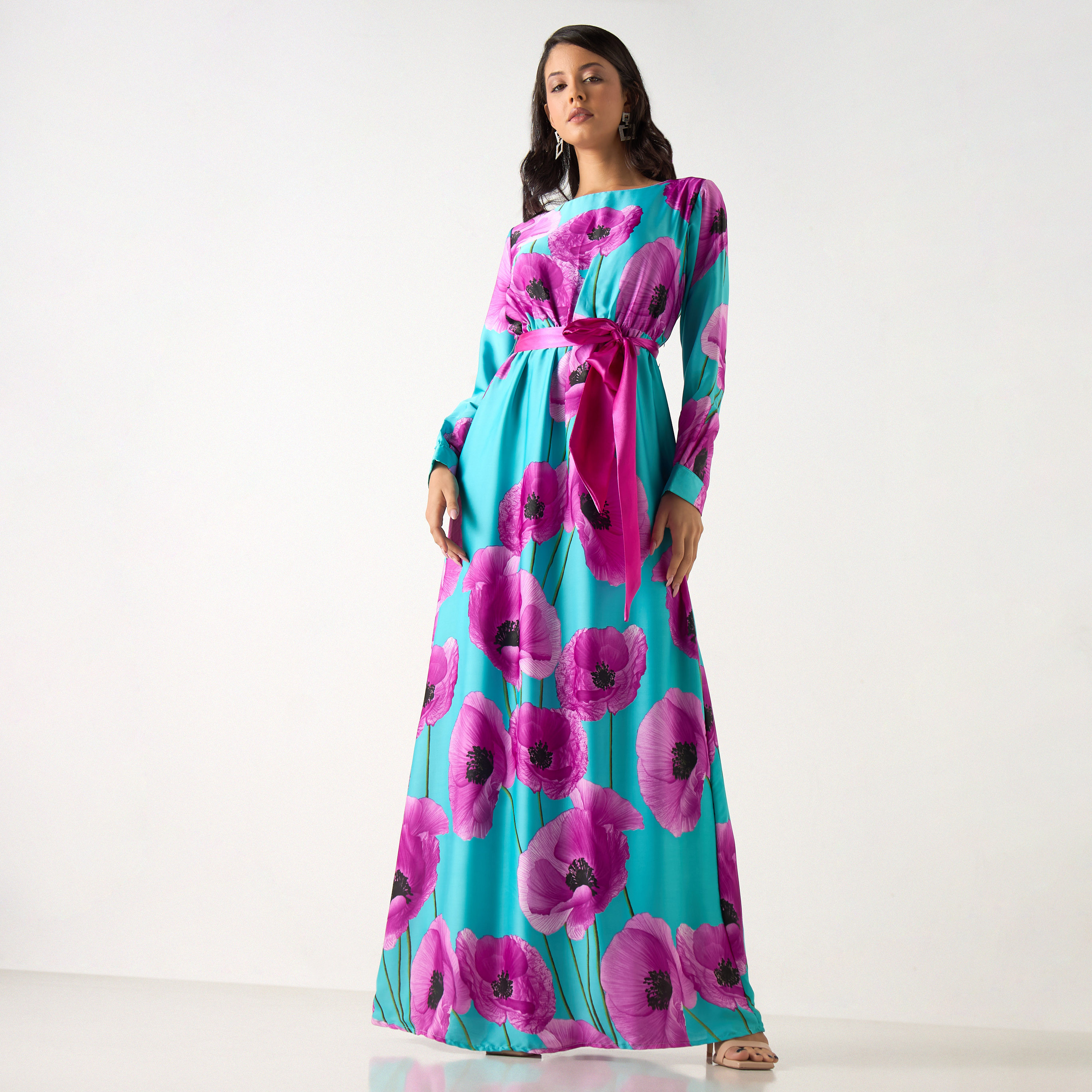 فستان طويل بأكمام طويلة وطبعات أزهار وحزام ربط من جولدن آبل-women-clothing-dresses-image-2