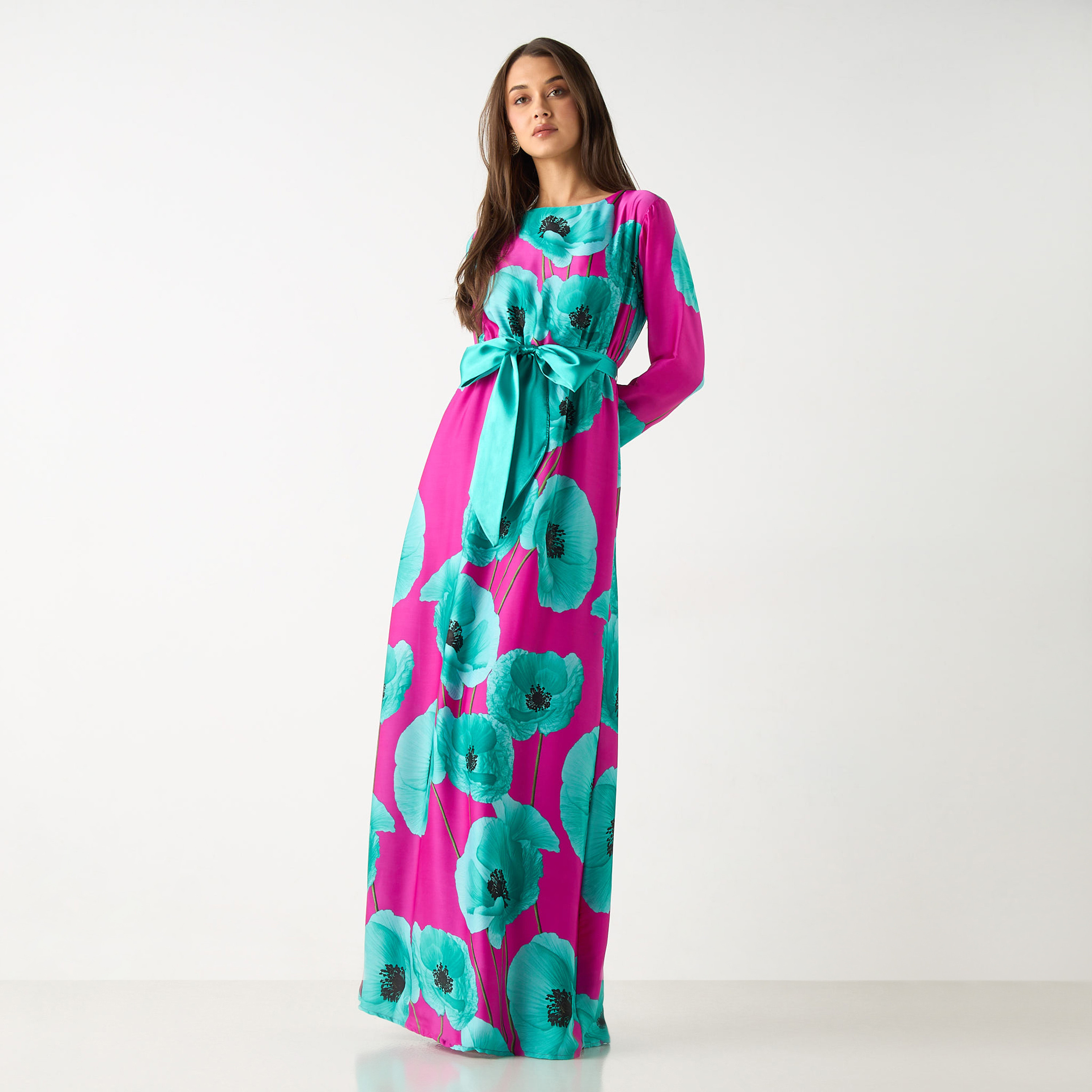 فستان طويل بأكمام طويلة وطبعات أزهار وحزام ربط من جولدن آبل-women-clothing-dresses-image-7