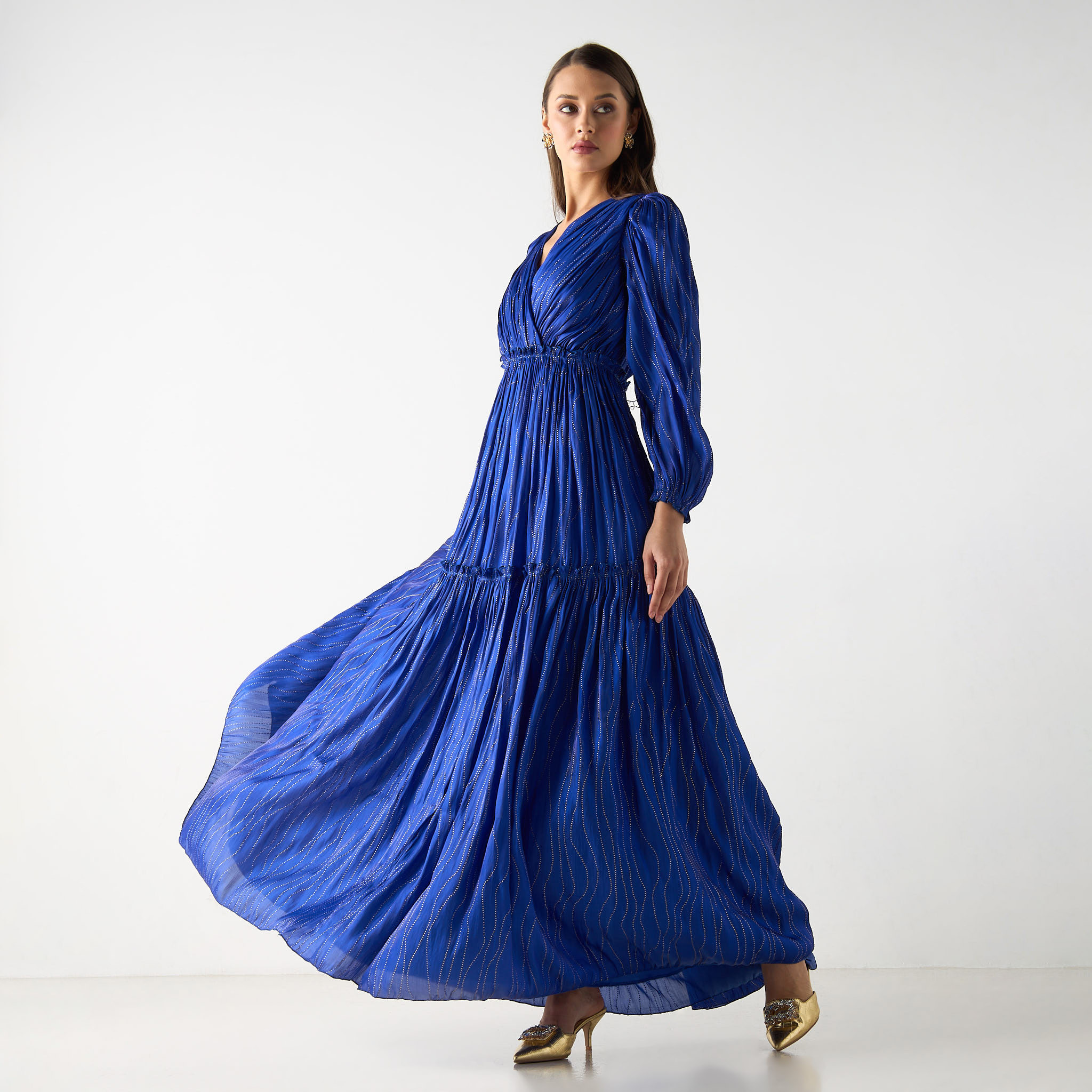 فستان طويل مزيّن بياقة V وأكمام طويلة من جولدن أبل-women-clothing-dresses-image-7