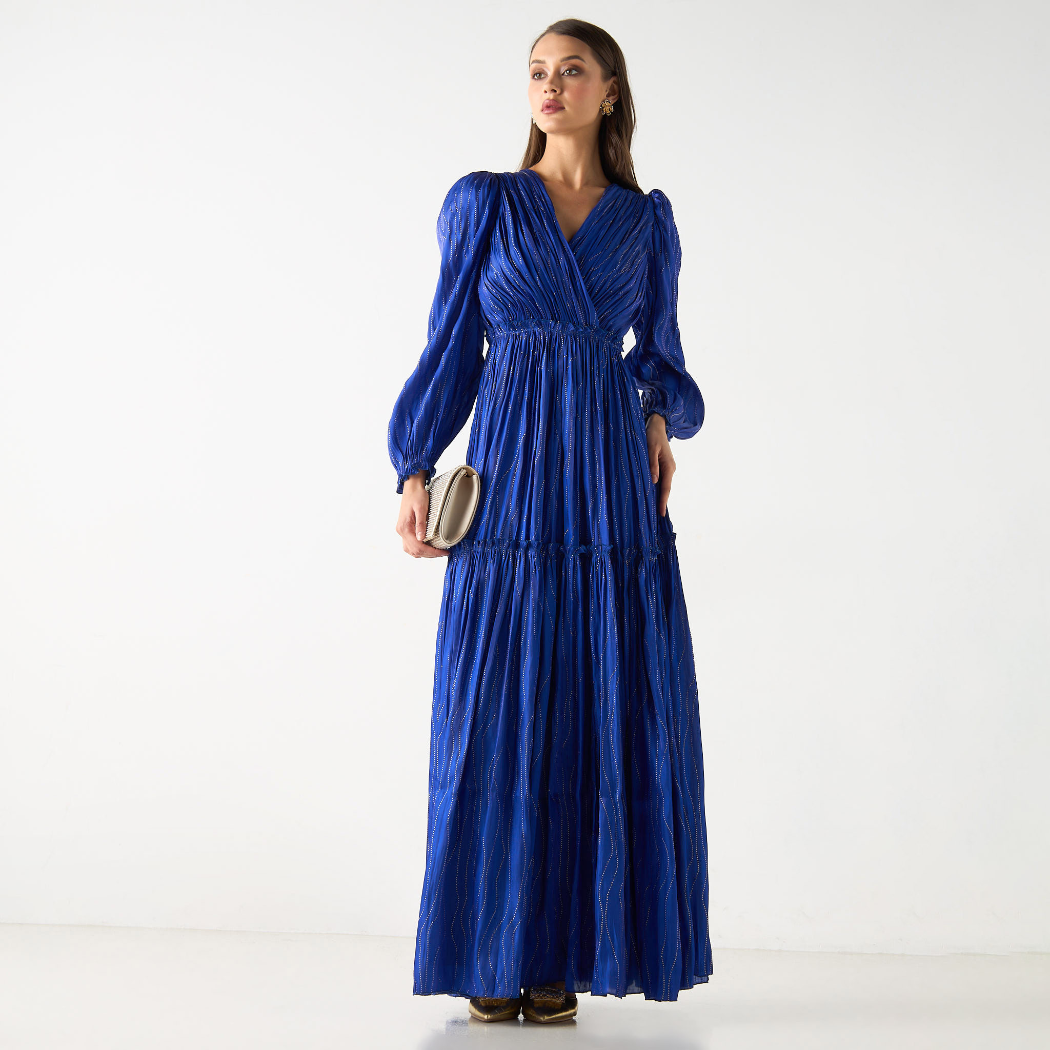 فستان طويل مزيّن بياقة V وأكمام طويلة من جولدن أبل-women-clothing-dresses-image-8