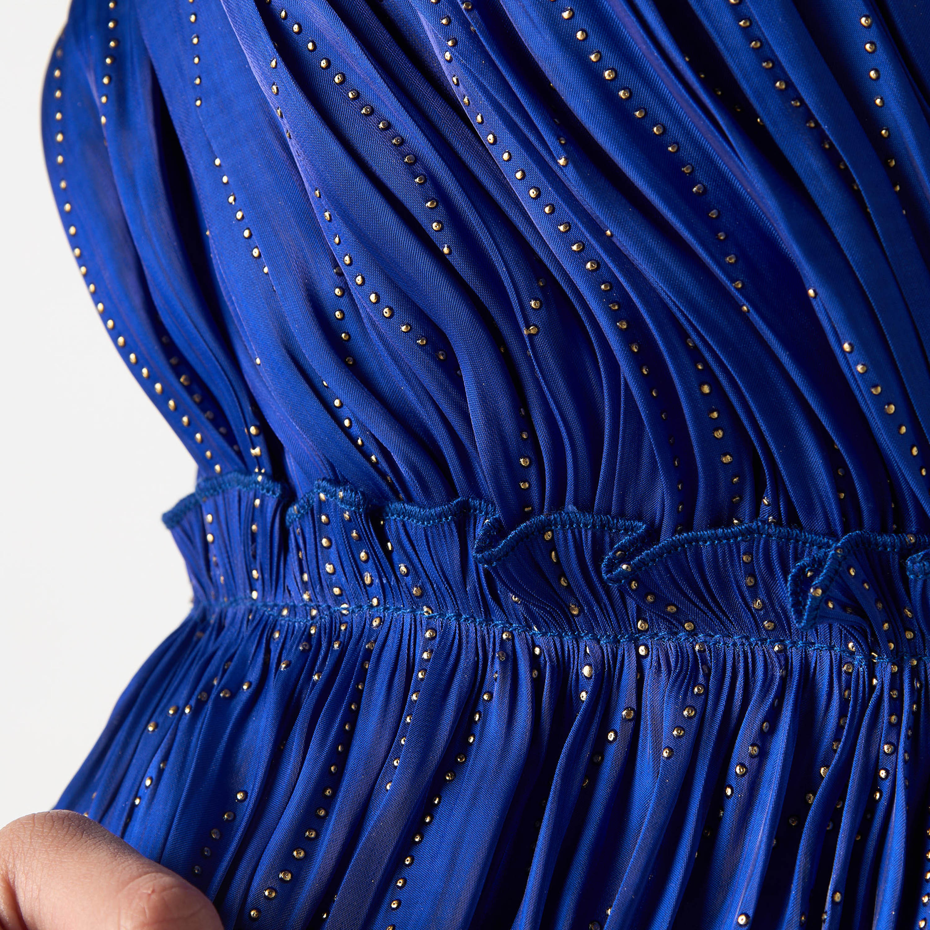 فستان طويل مزيّن بياقة V وأكمام طويلة من جولدن أبل-women-clothing-dresses-image-12