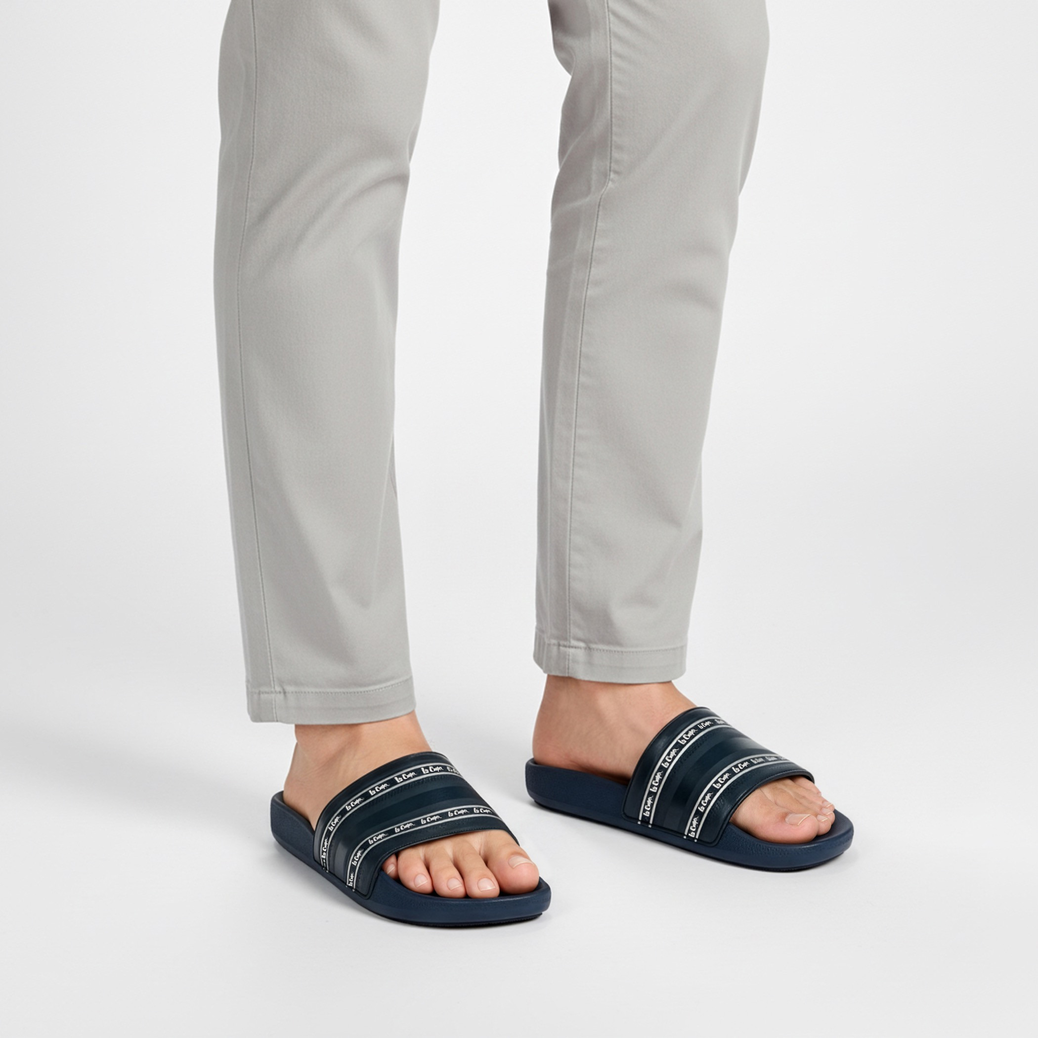 شبشب بطبعات شعار للرجال من لي كوبر-men-shoes-flipflopsandslides-image-2