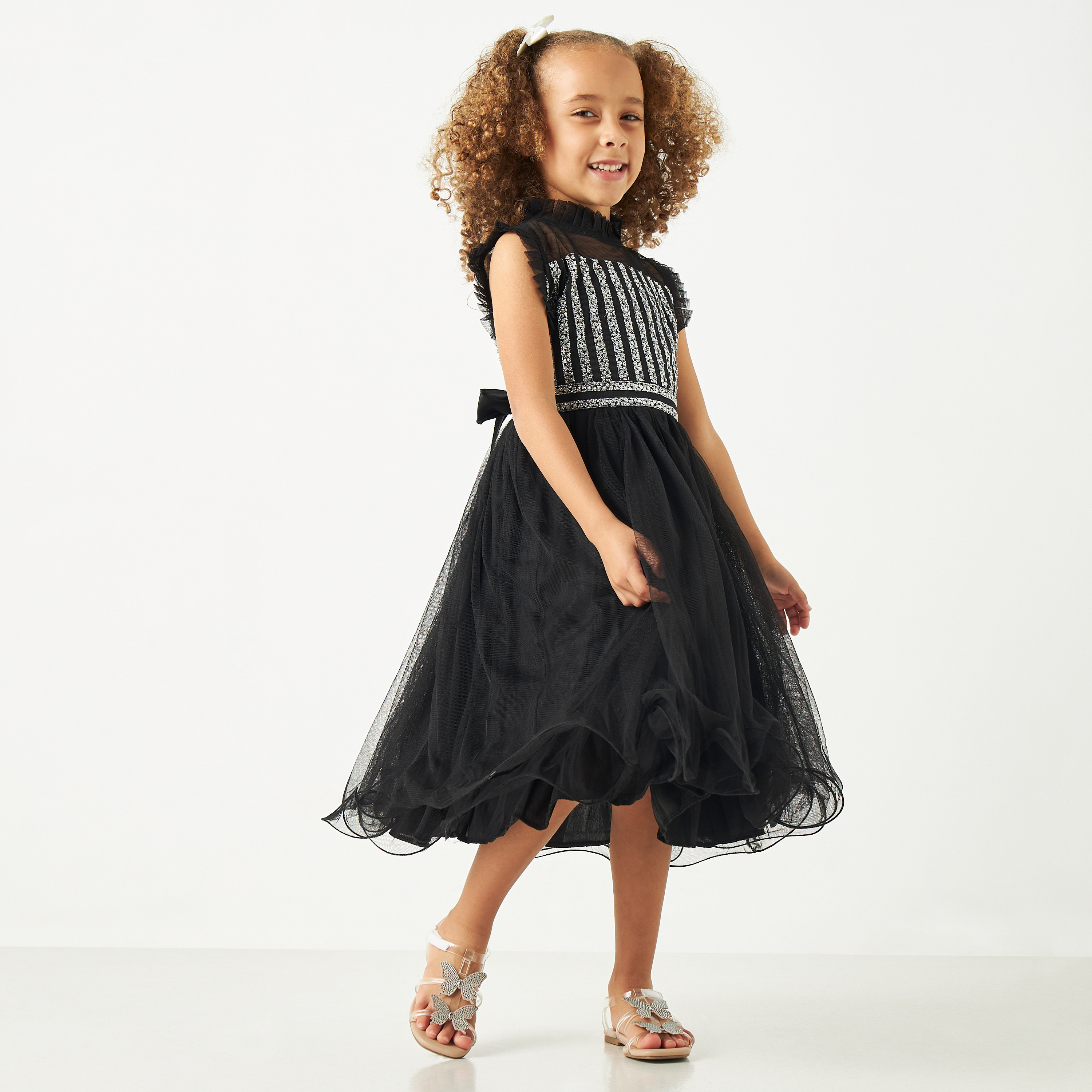 فستان مزين دون أكمام بياقة كشكش من ليتل جولدن أبل-girls-clothing-dressesandjumpsuits-image-5