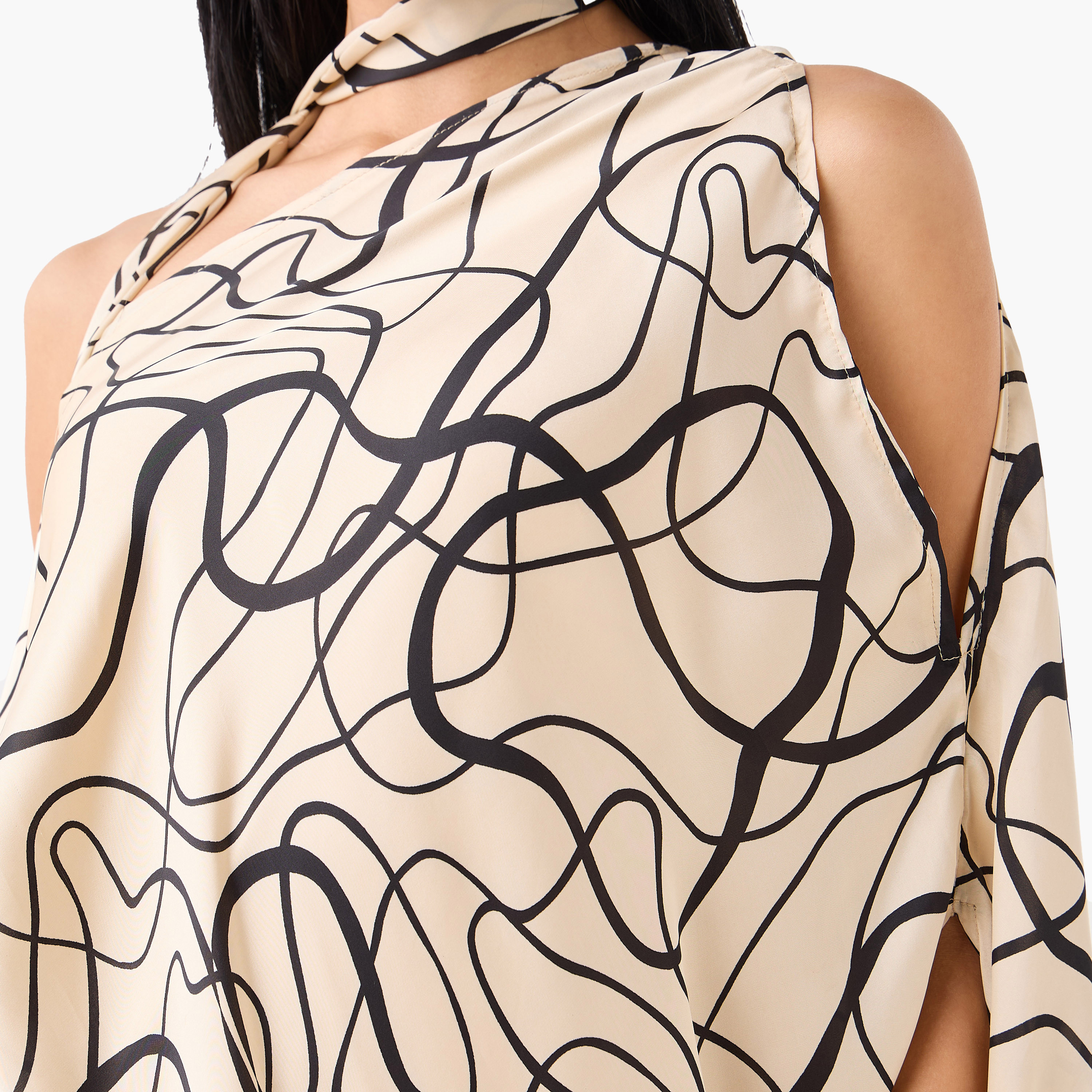 قفطان ماكسي بياقة غير متماثلة وتصميم "كولد شولدر" وطبعة تجريدية لون بيج من غولدن أبل-women-clothing-dresses-image-2