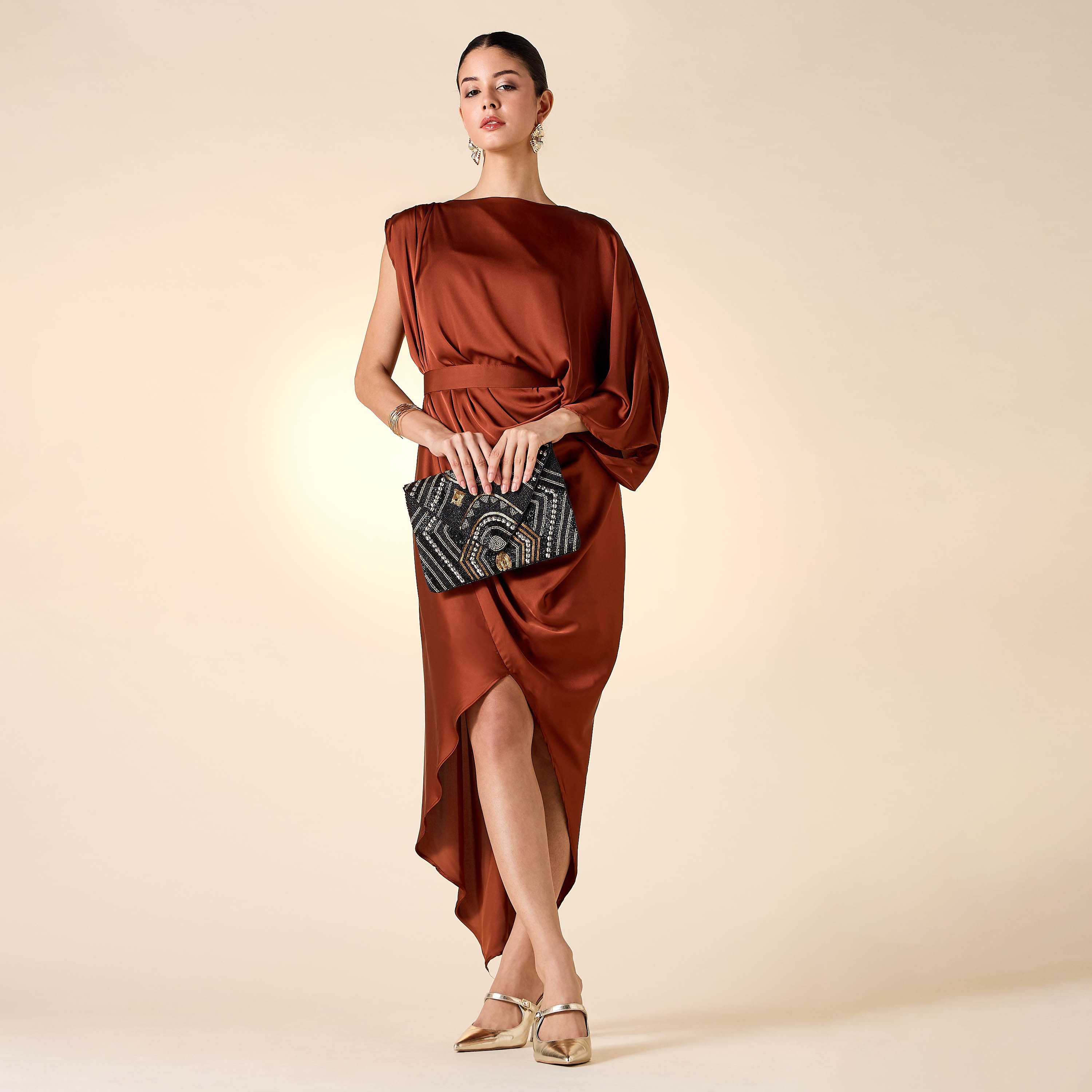 فستان بتفاصيل منسدلة وحزام من جولدن آبل-women-clothing-dresses-image-1