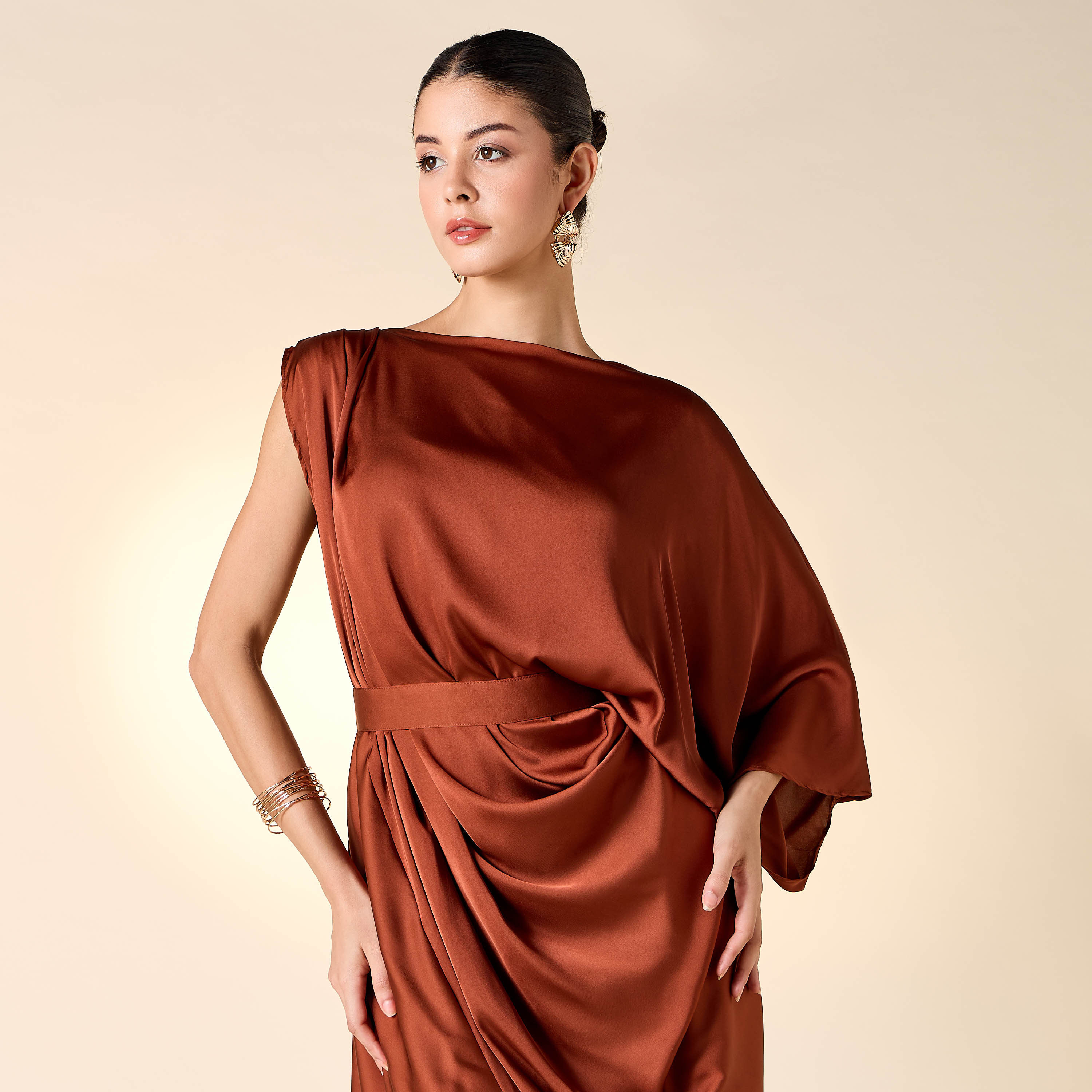 فستان بتفاصيل منسدلة وحزام من جولدن آبل-women-clothing-dresses-image-4