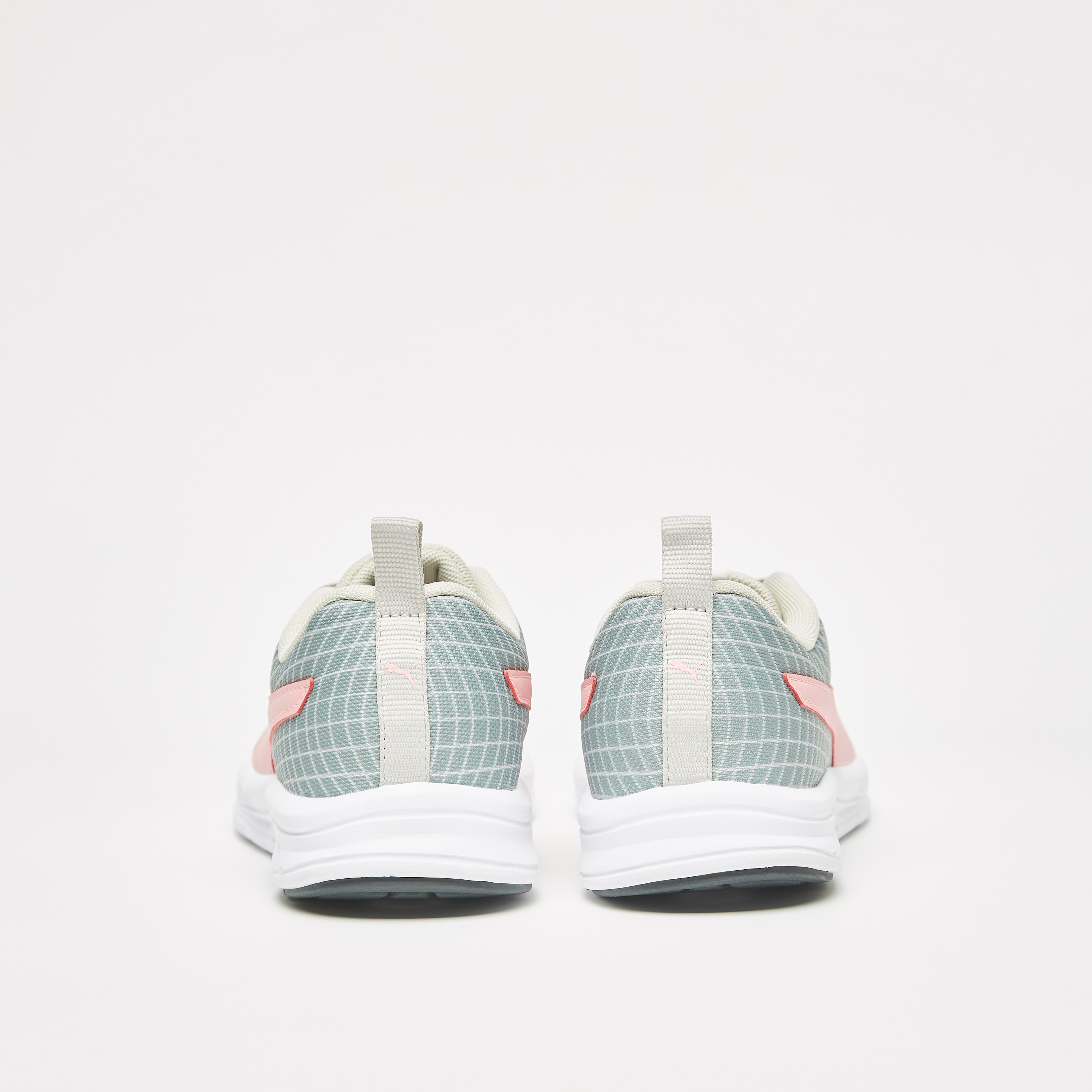 حذاء جري سوبرنال V3 للنساء من بوما - 379026-sports-women-shoes-image-5
