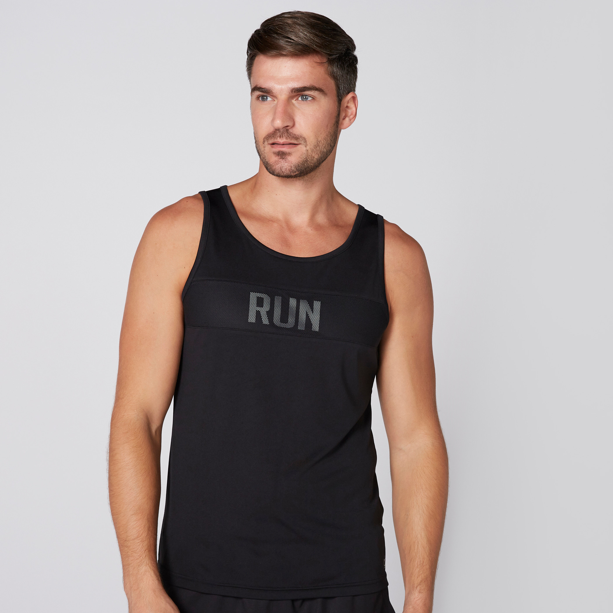 فيست بياقة عميقة وطبعات-men-clothing-sportswearandactivewear-tshirtsandpolos-image-1
