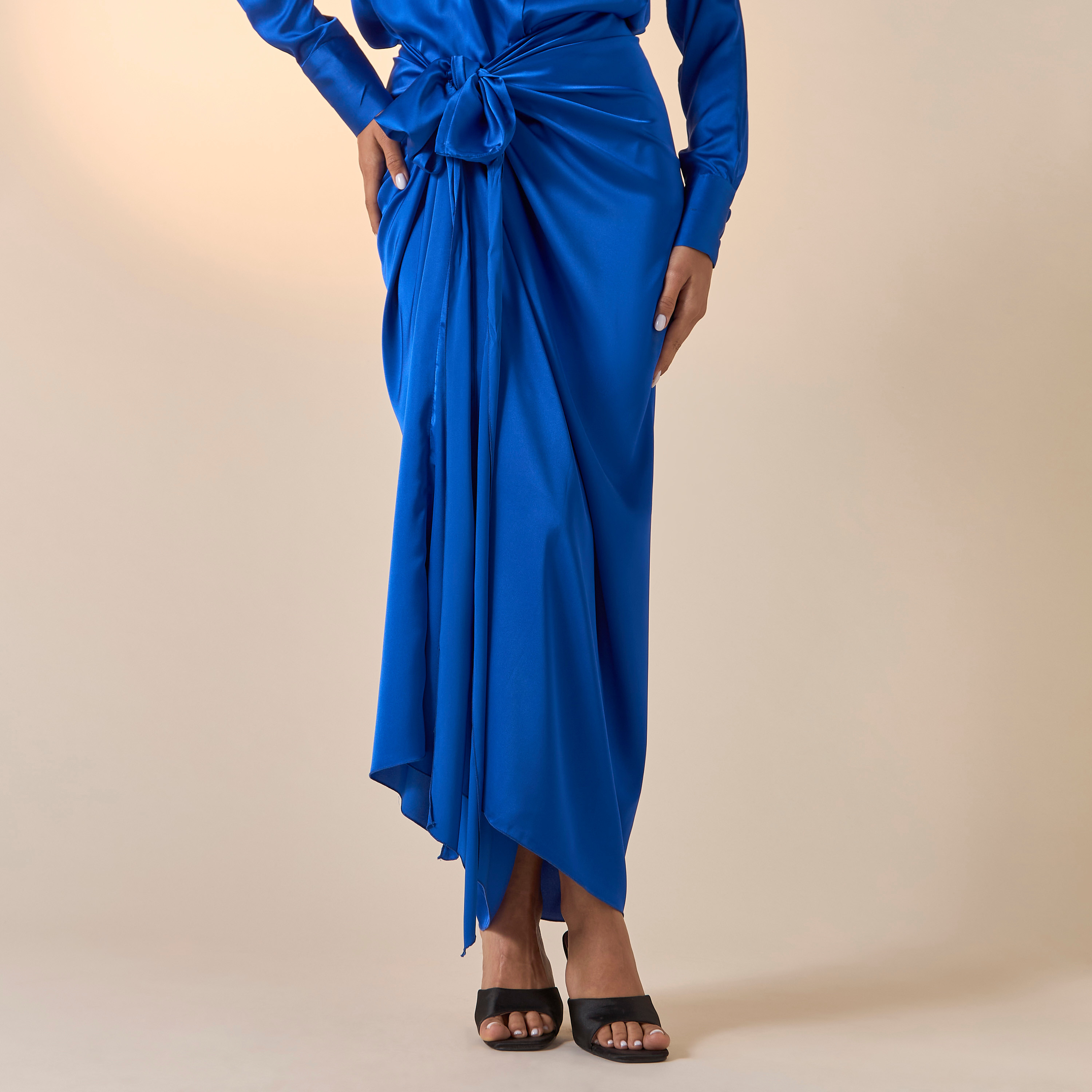 طقم قميص سادة بأكمام طويلة وتنورة منسدلة من جولدن آبل-women-clothing-coordsets-image-3