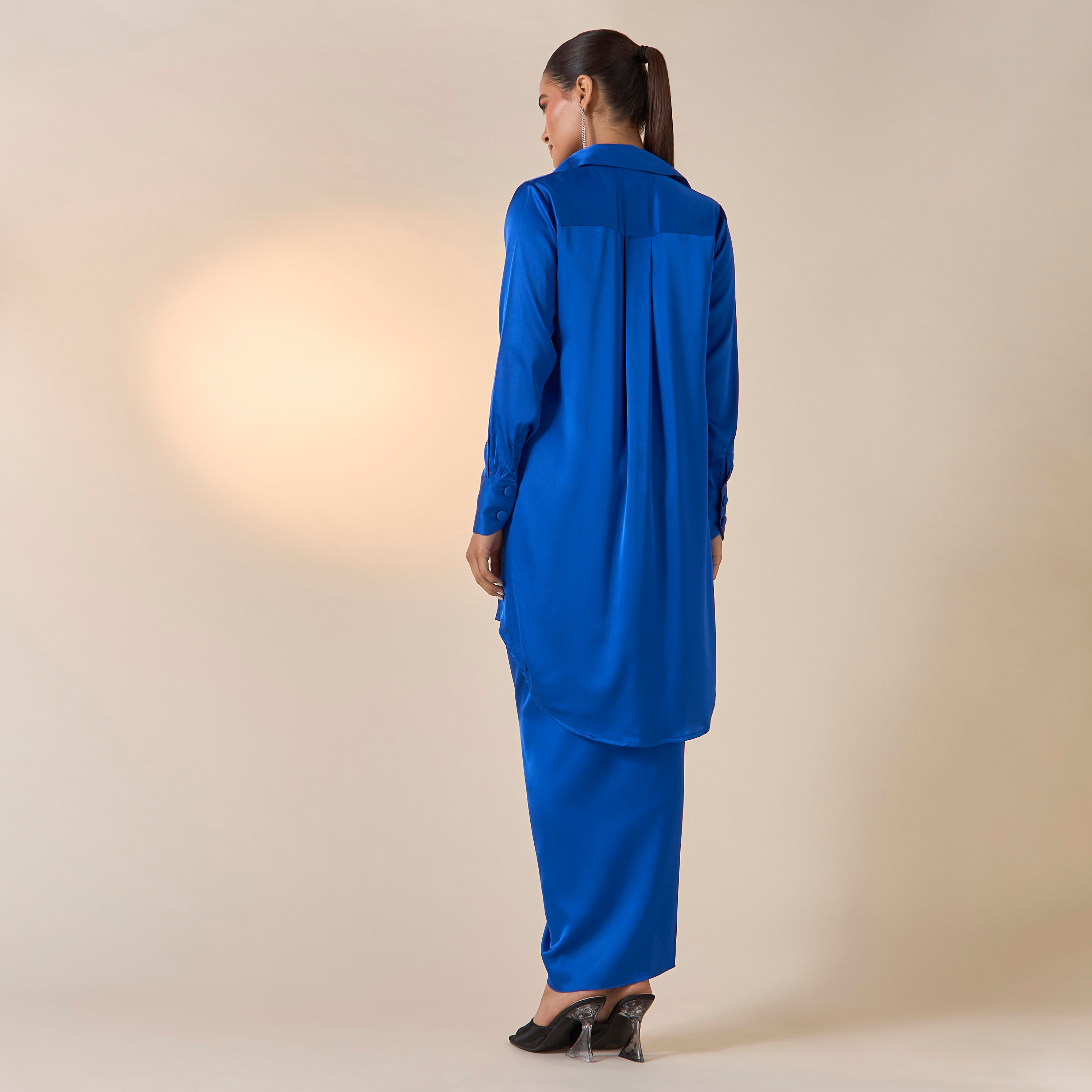 طقم قميص سادة بأكمام طويلة وتنورة منسدلة من جولدن آبل-women-clothing-coordsets-image-4