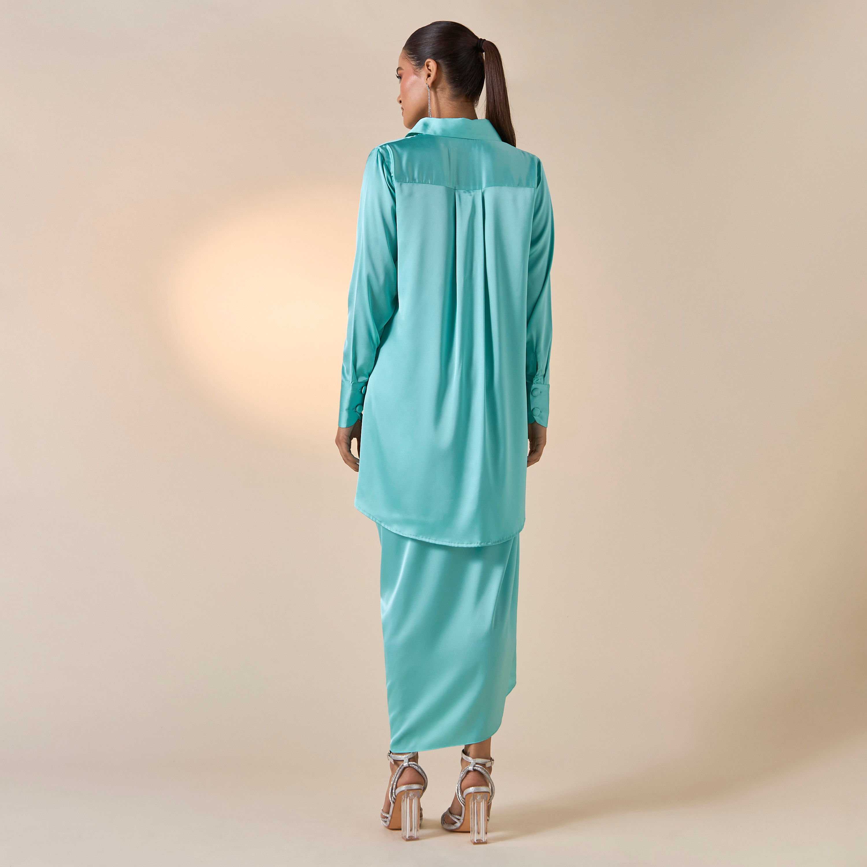 طقم قميص سادة بأكمام طويلة وتنورة منسدلة من جولدن آبل-women-clothing-coordsets-image-4