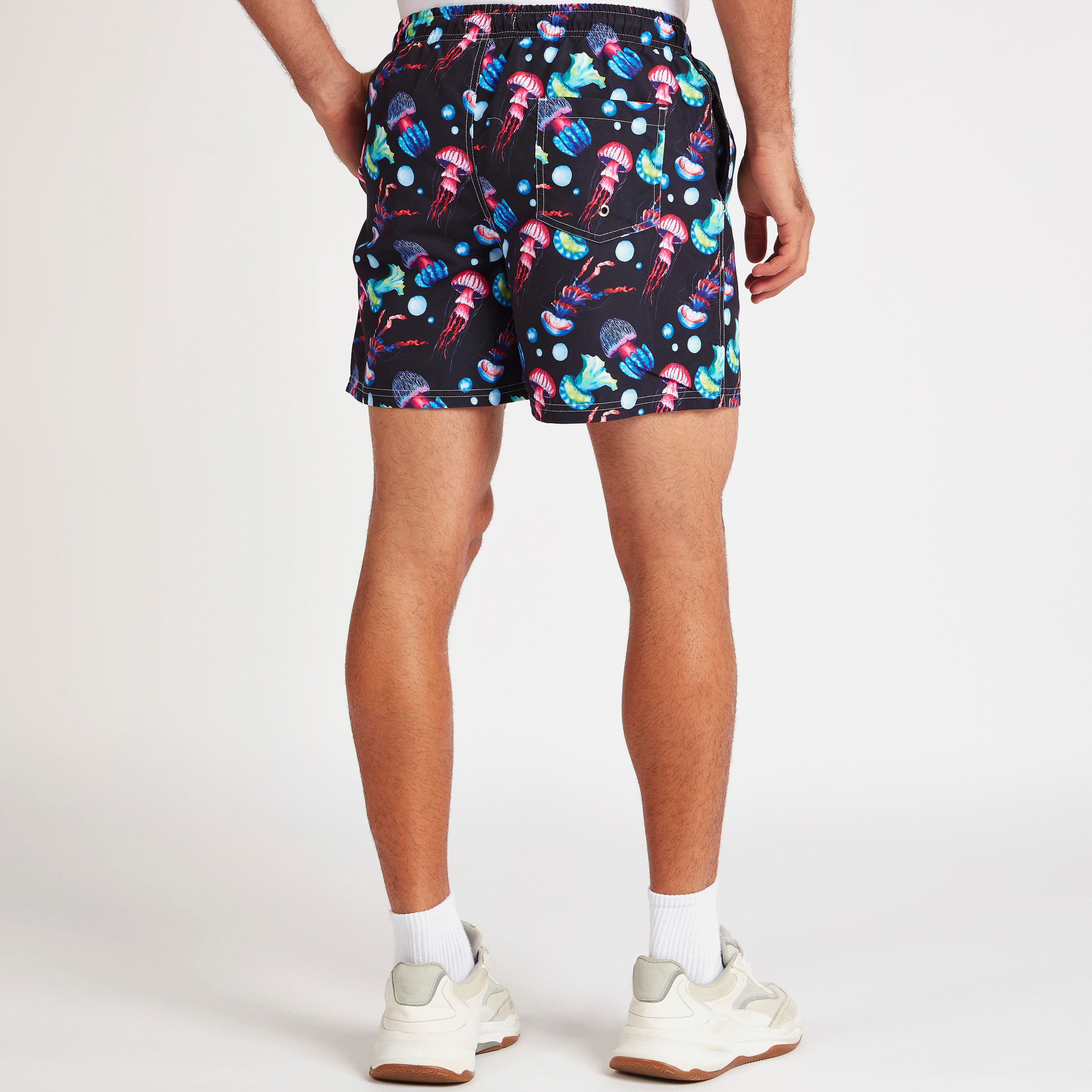 شورت برباط خصر وجيوب وطبعات جيلي فيش-men-clothing-bottoms-shorts-image-1