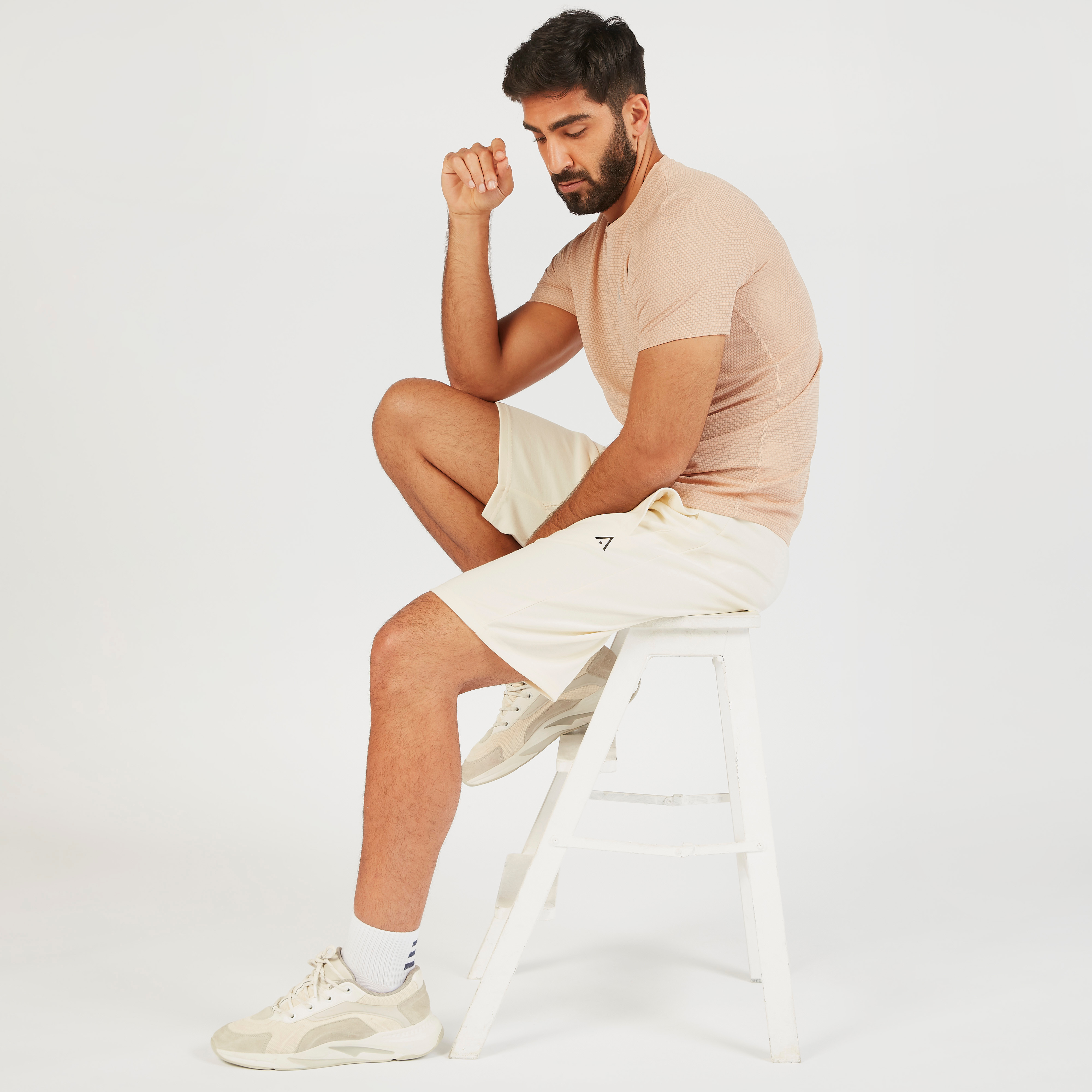 شورت سادة برباط إغلاق وجيوب-sports-men-clothing-bottoms-image-2