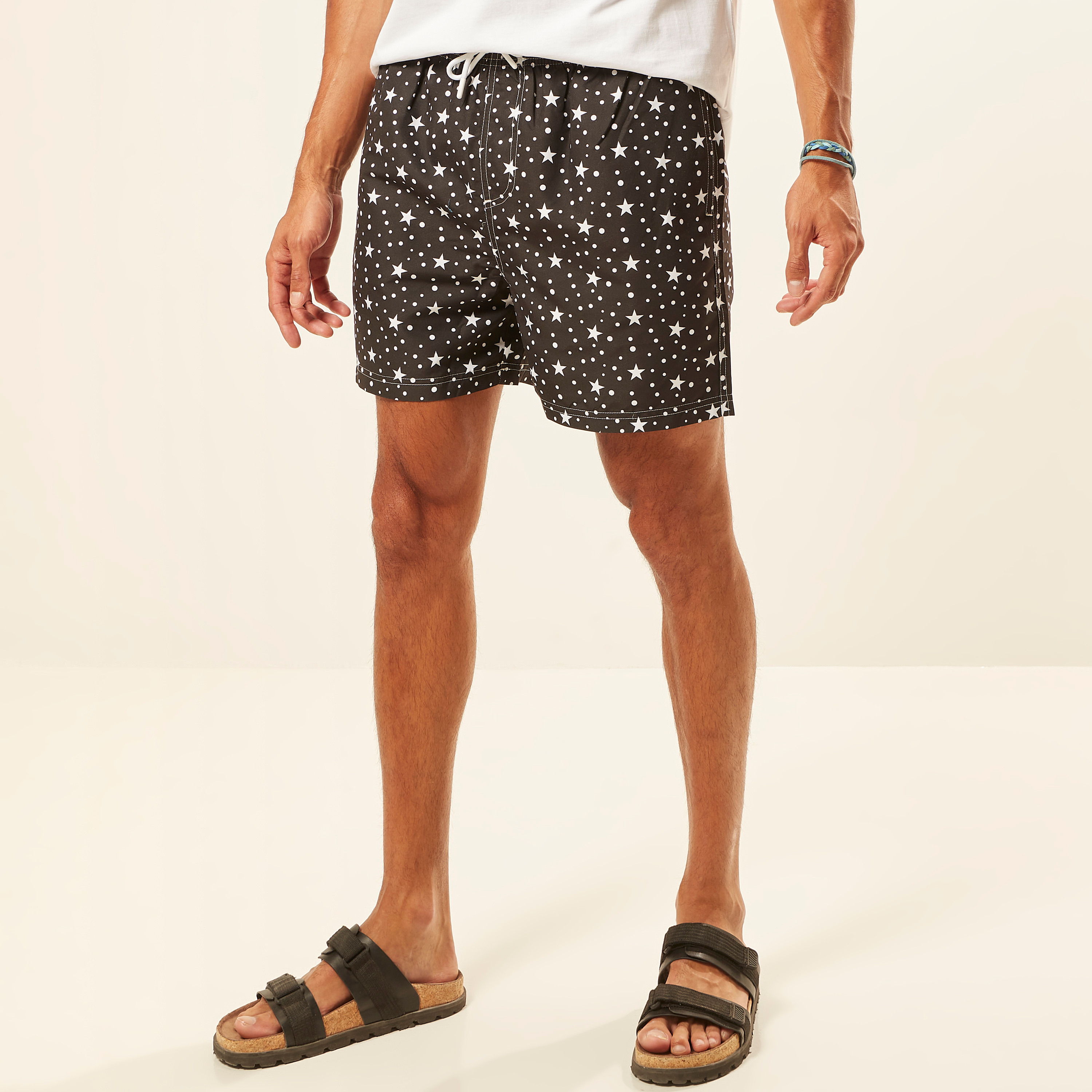 شورت برباط إغلاق وجيوب وطبعات نجوم-sports-men-clothing-bottoms-image-3