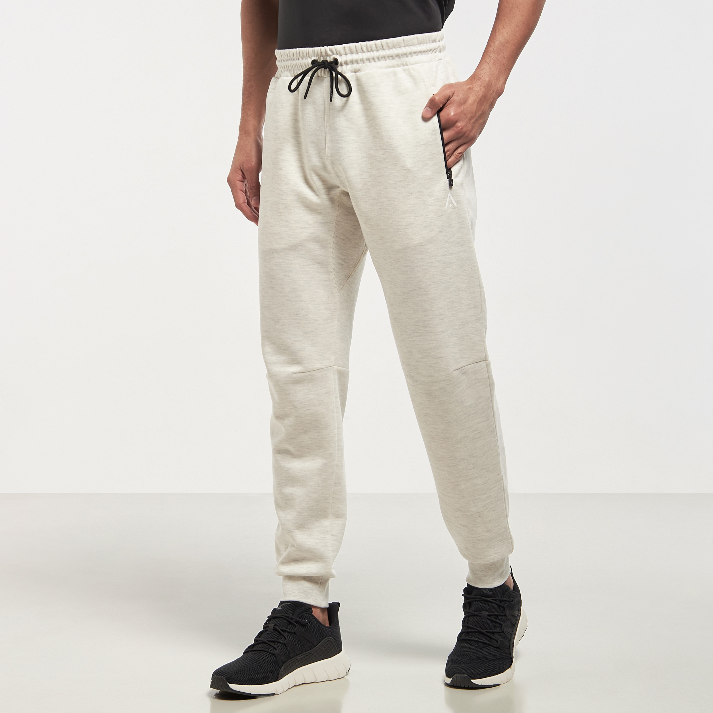 Nike joggers best sale zipper pockets