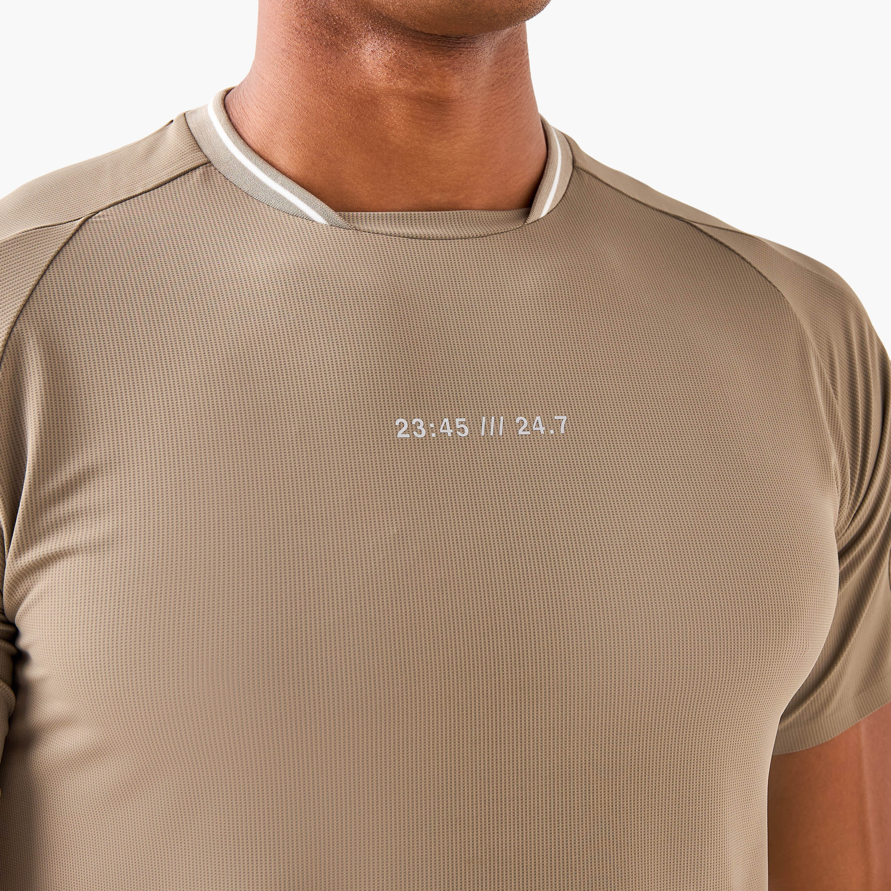 Textured T-shirt-men-clothing-sportswearandactivewear-tshirtsandpolos-image-4