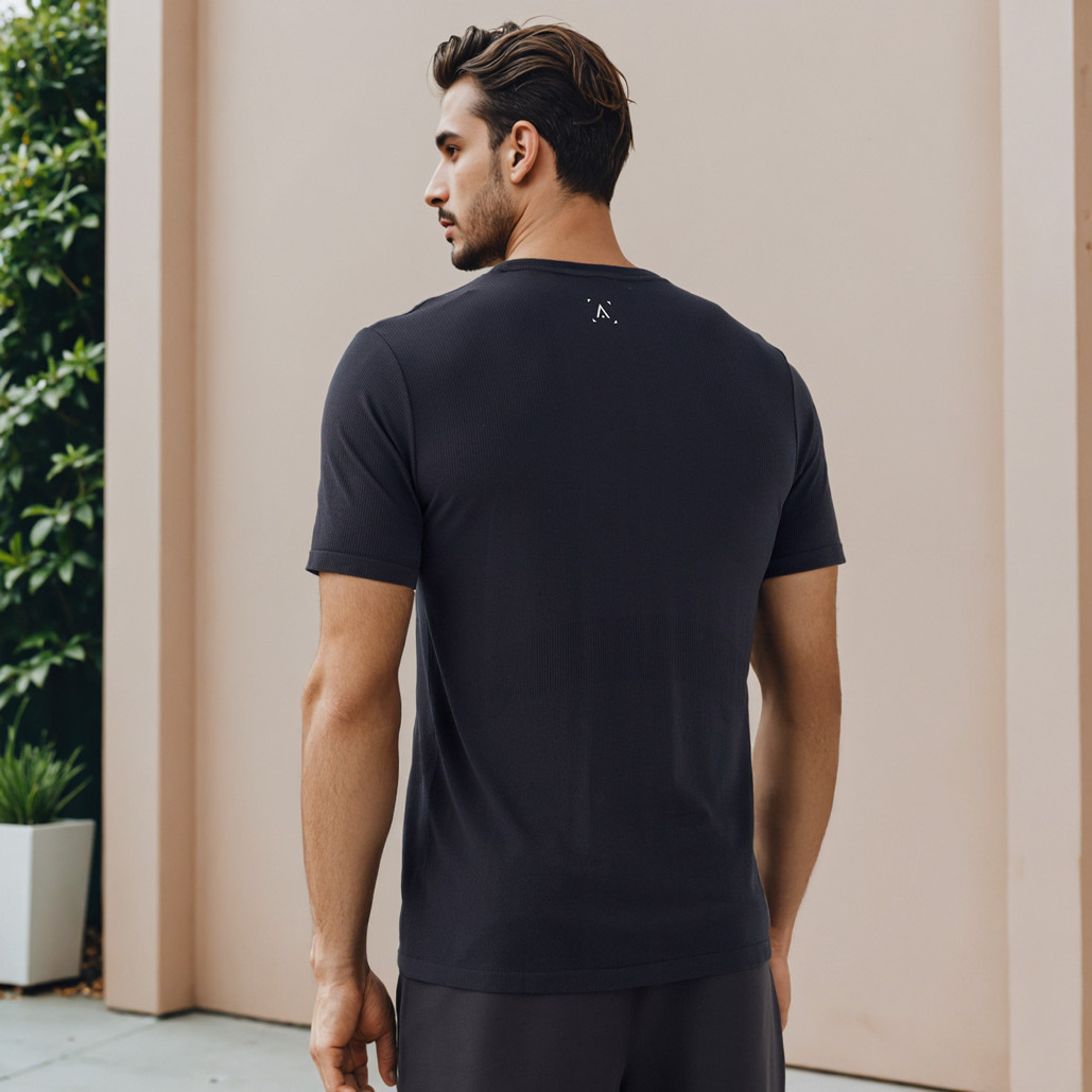 Printed Seamless T-shirt-men-clothing-sportswearandactivewear-tshirtsandpolos-image-3