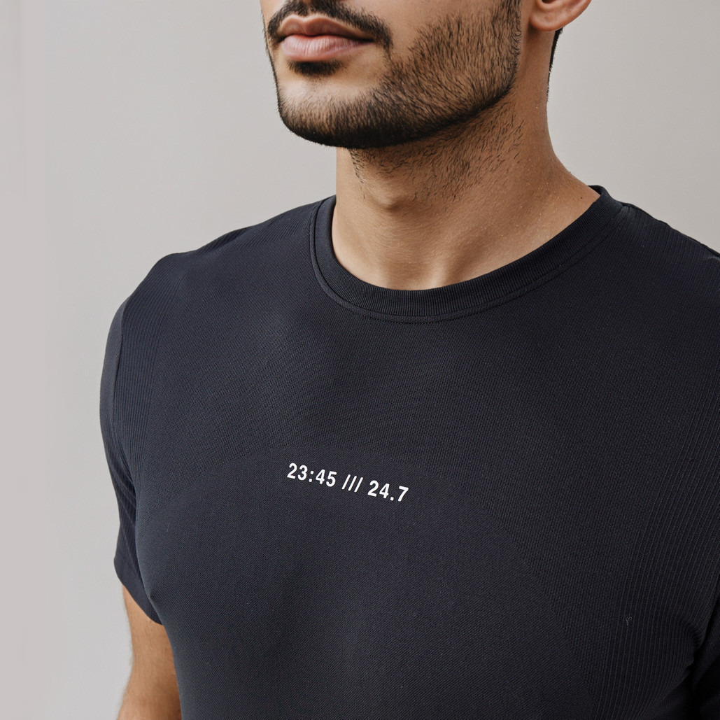 Printed Seamless T-shirt-men-clothing-sportswearandactivewear-tshirtsandpolos-image-4