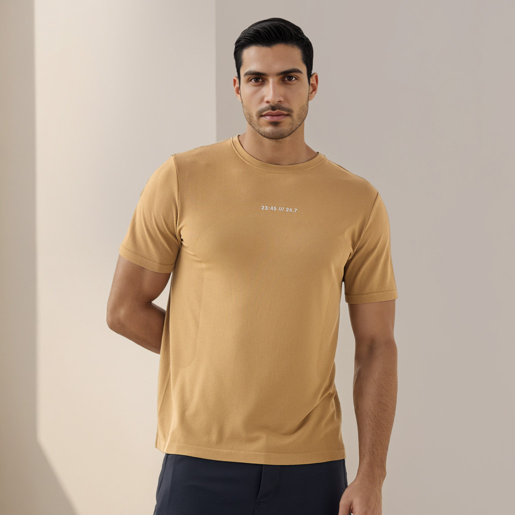 Printed Seamless T-shirt-men-clothing-sportswearandactivewear-tshirtsandpolos-image-1