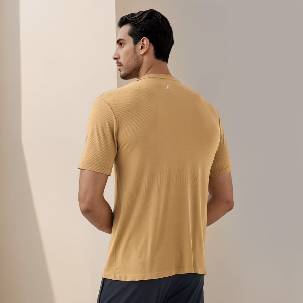 Printed Seamless T-shirt-men-clothing-sportswearandactivewear-tshirtsandpolos-image-3