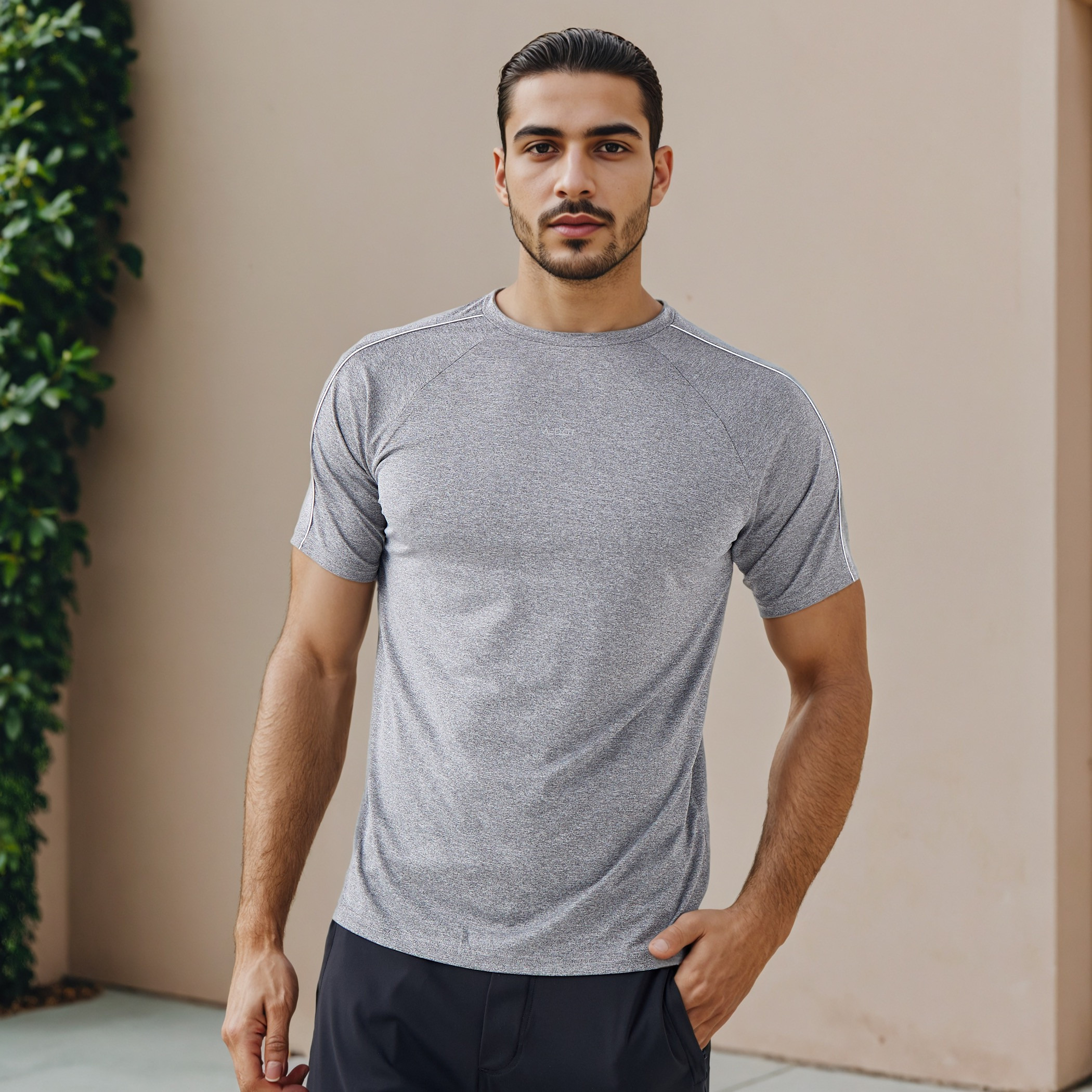 تيشيرت بألواح وأكمام مغايرة-men-clothing-sportswearandactivewear-tshirtsandpolos-image-6