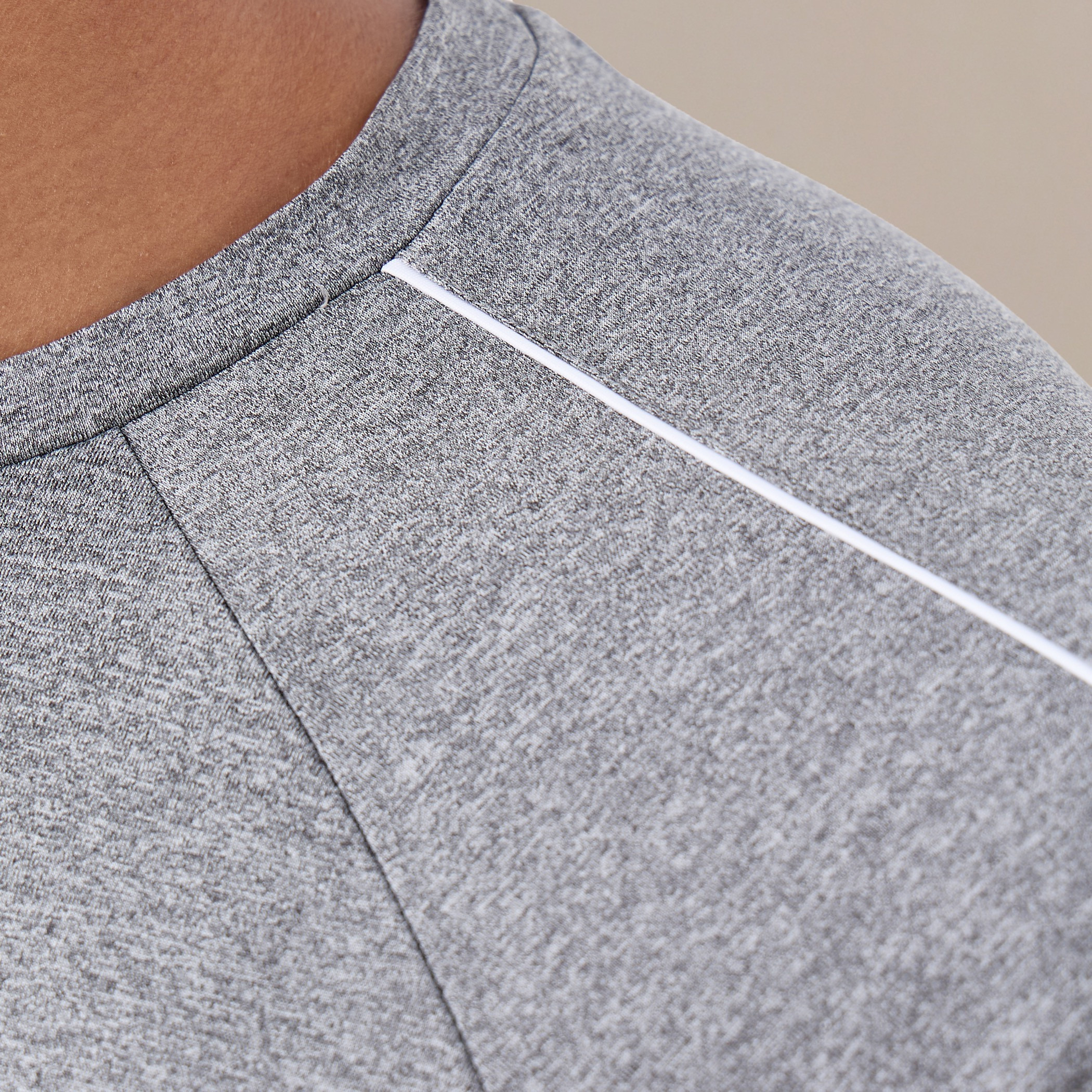 تيشيرت بألواح وأكمام مغايرة-men-clothing-sportswearandactivewear-tshirtsandpolos-image-10