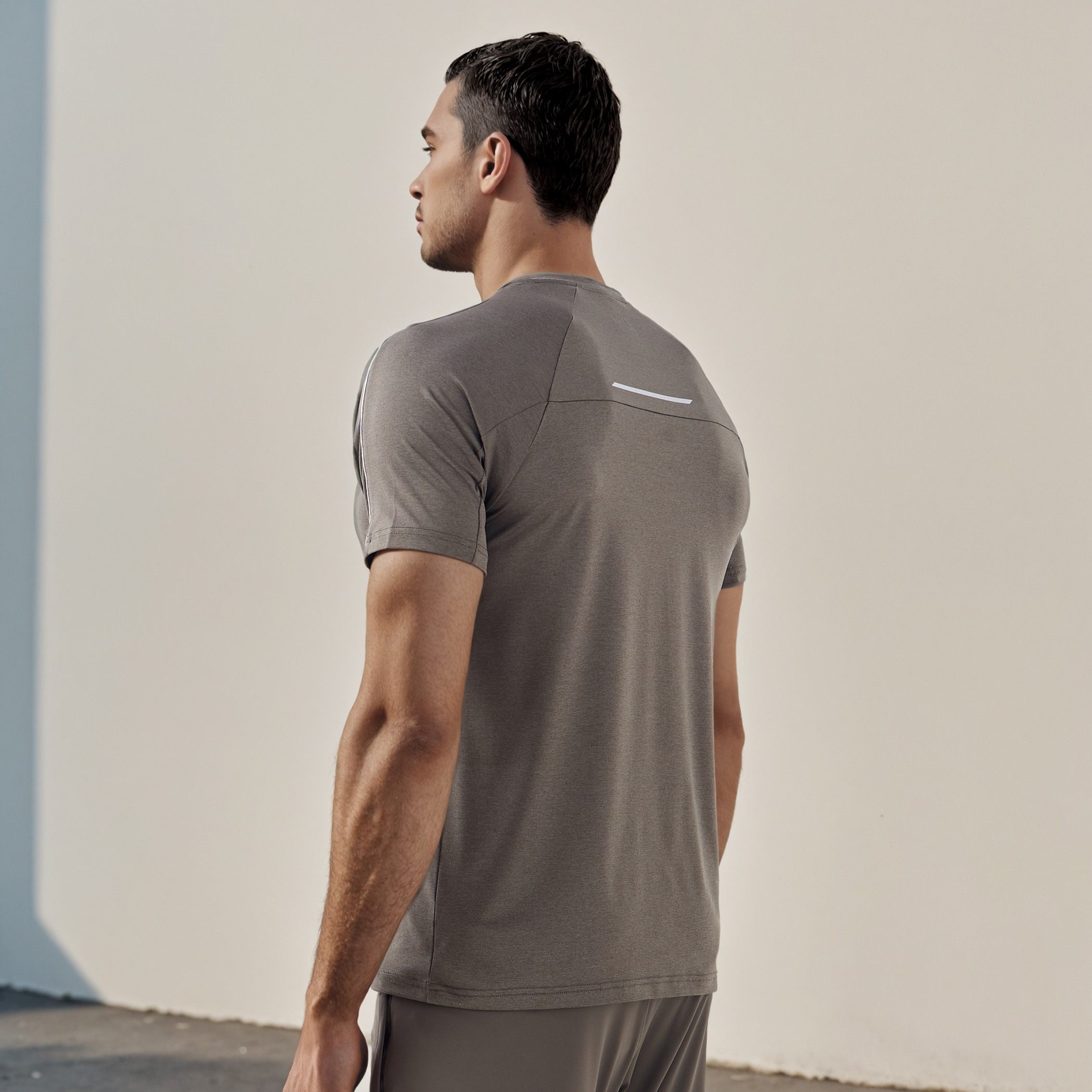 Panelled T-shirt with Raglan Sleeves-men-clothing-sportswearandactivewear-tshirtsandpolos-image-4